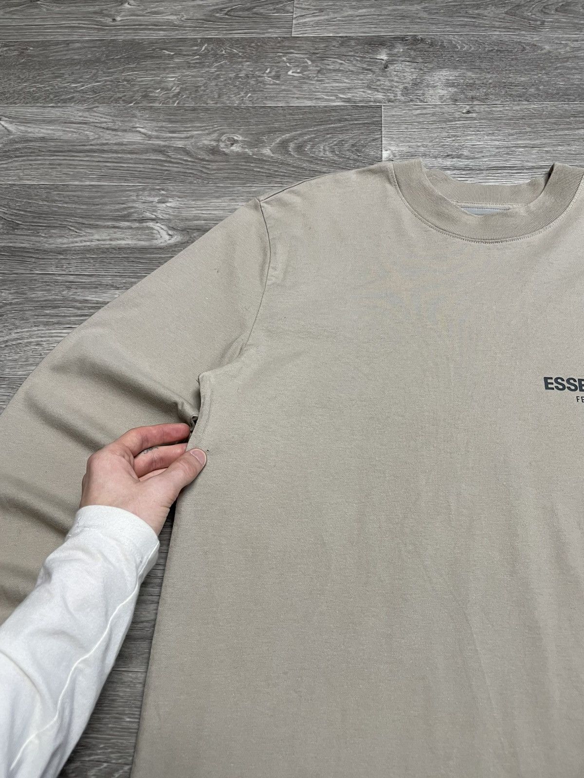 Essentials Fear Of God Essentials Beige Reflective Logo Long Sleeve Tee Size US S / EU 44-46 / 1 - 8 Thumbnail