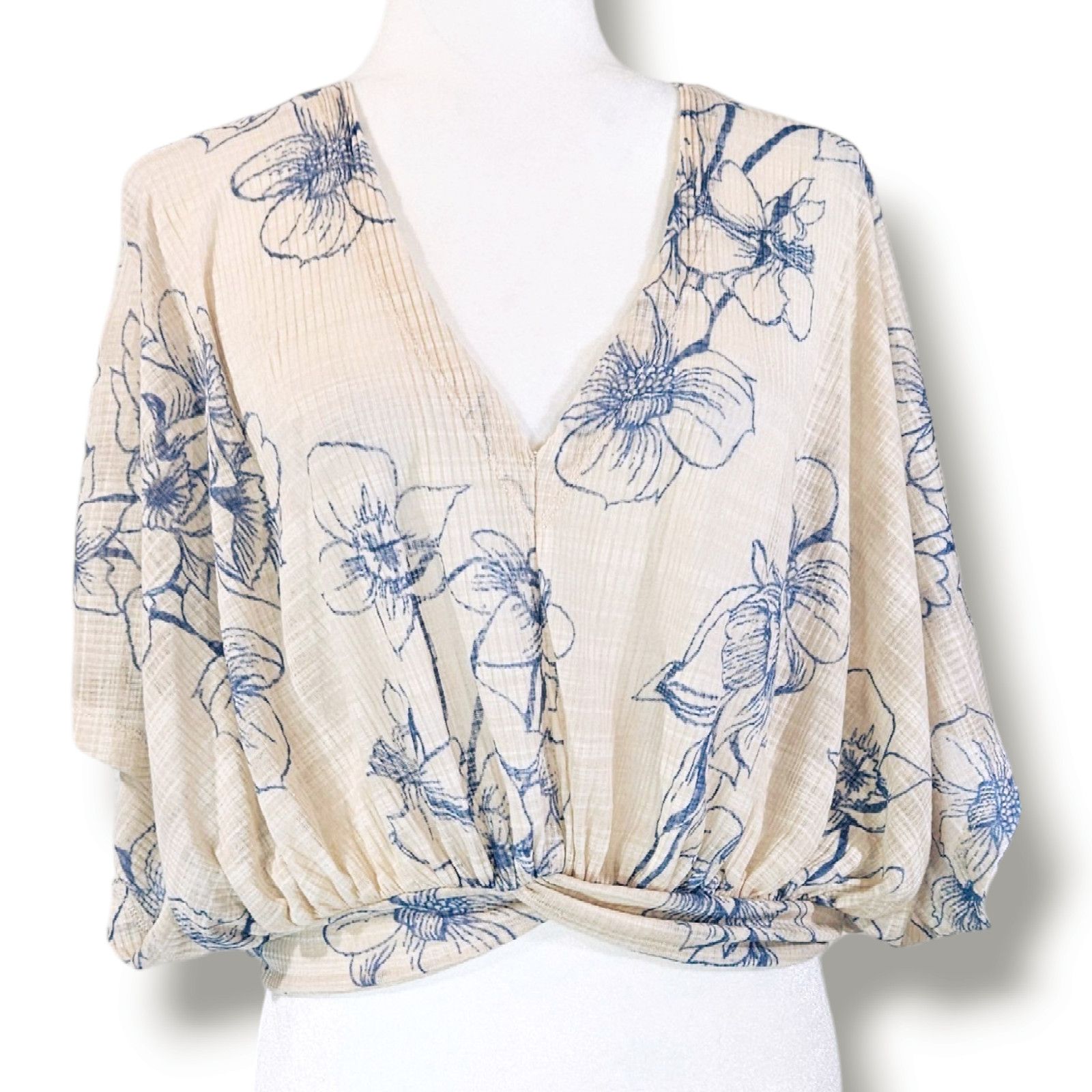 Free People EUC Free People One Dance Top Sz. XS [0-2] Cream Blue Size XS / US 0-2 / IT 36-38 - 3 Thumbnail