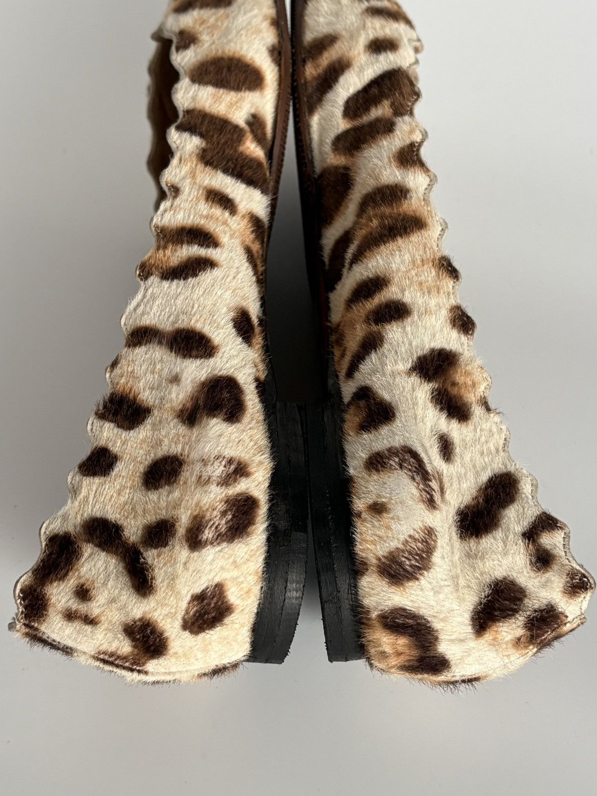 Chloe Chloe Leopard Print Calf Hair Scalloped Ballet Flats 37 US 7 Size US 7 / IT 37 - 7 Thumbnail