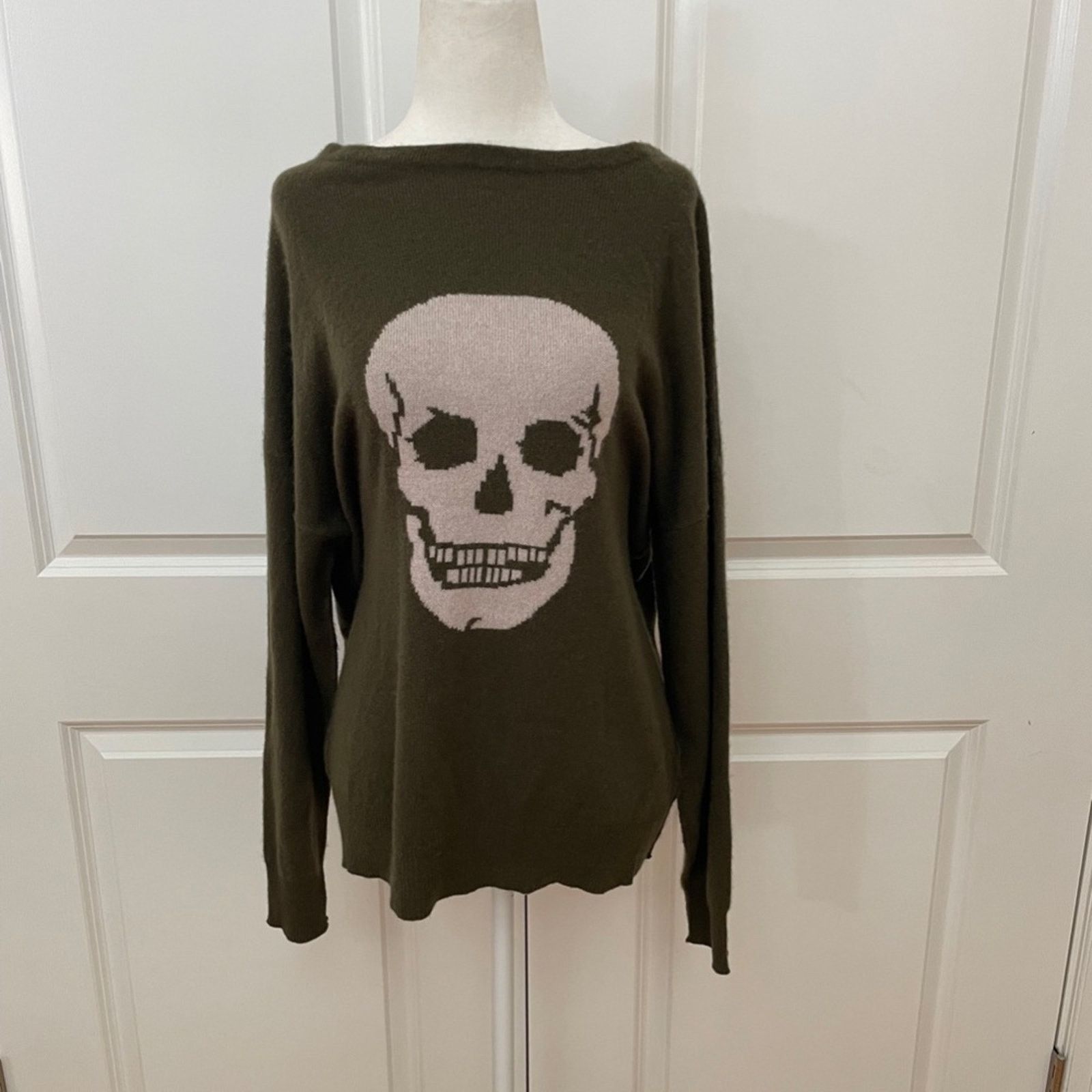 360Cashmere Boat Neck Skull Front Cashmere Sweater from 360 Cashmere Size M / US 6-8 / IT 42-44 - 1 Thumbnail
