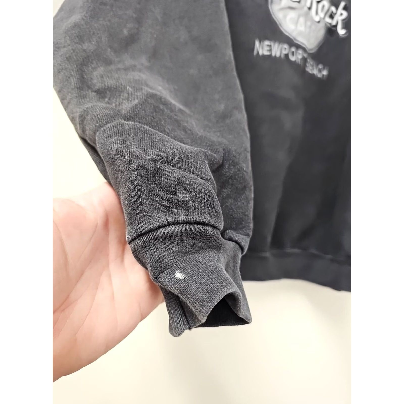 Hard Rock Cafe Newport Beach Vintage Hard Rock Cafe Embroidered Medium Black Crewneck SweaterMan Womens Boys Girls Size US M / EU 48-50 / 2 - 2 Thumbnail