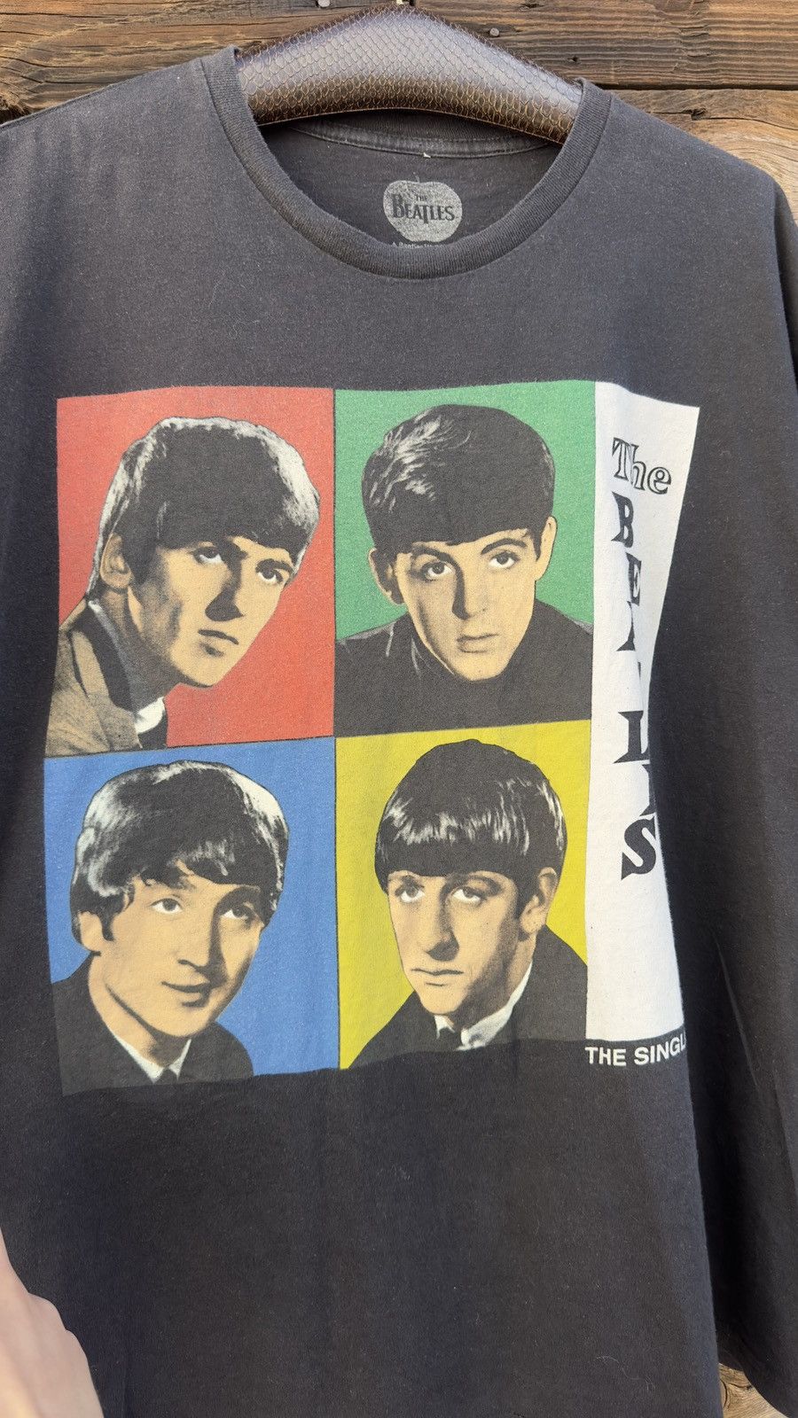 Band Tees The Beatles "The Singles" Tee 2009 Apple Corps Black Band Size US XL / EU 56 / 4 - 3 Thumbnail