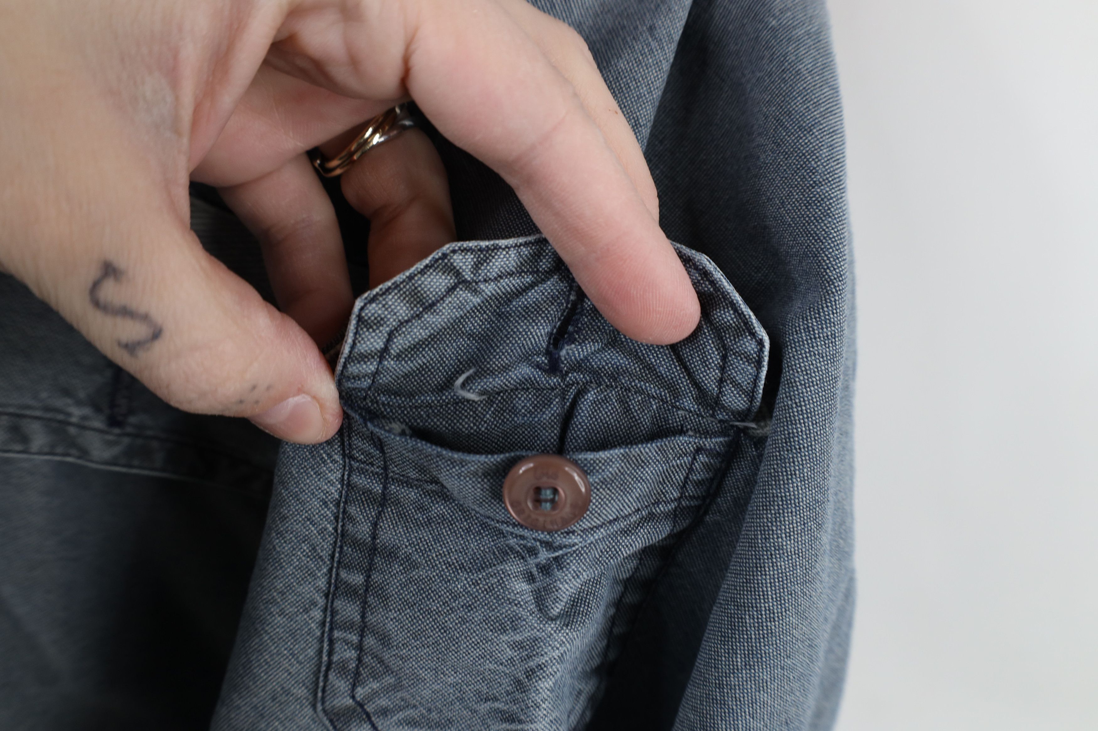 Vintage Vintage 90s Streetwear Stonewash Collared Polo Shirt Blue Size US L / EU 52-54 / 3 - 7 Thumbnail
