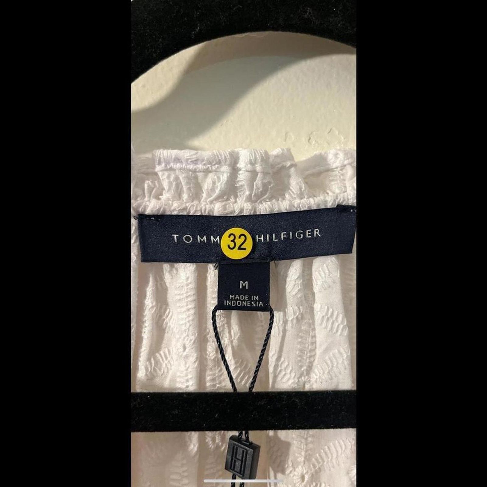 Tommy Hilfiger Embrace effortless elegance with this Size M / US 6-8 / IT 42-44 - 3 Thumbnail