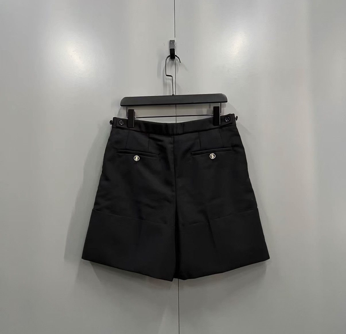 Burberry Burberry Black Casual Shorts J41 Size 27" / US 4 / IT 40 - 2 Thumbnail