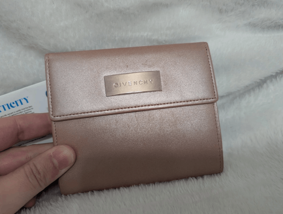 Givenchy Authentic Givenchy Metallic Pearl Pink Leather Wallet Size ONE SIZE - 2 Thumbnail