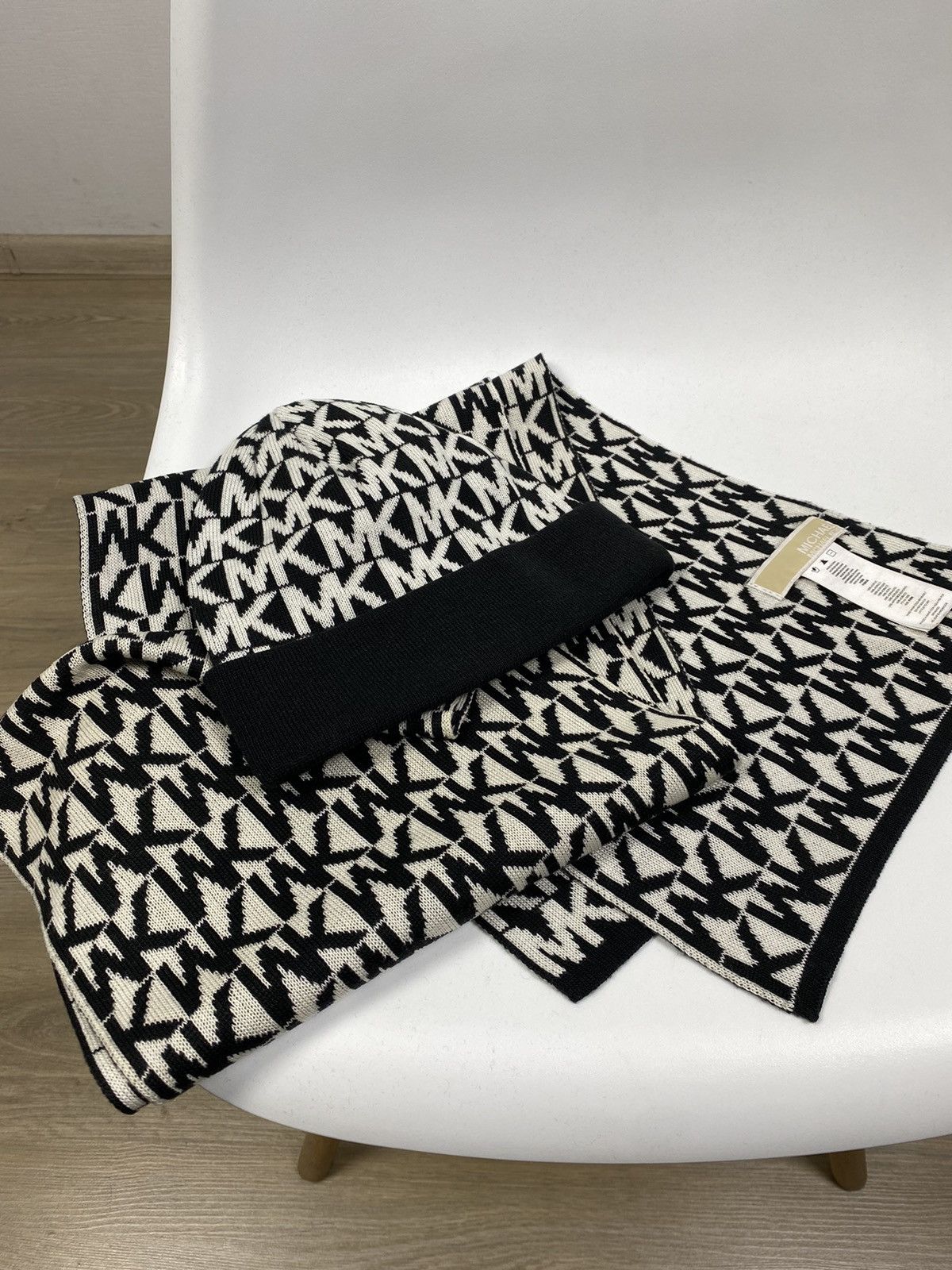 Michael Kors Michael Kors Beanie + Scarf Set Monogram Size ONE SIZE - 1 Thumbnail