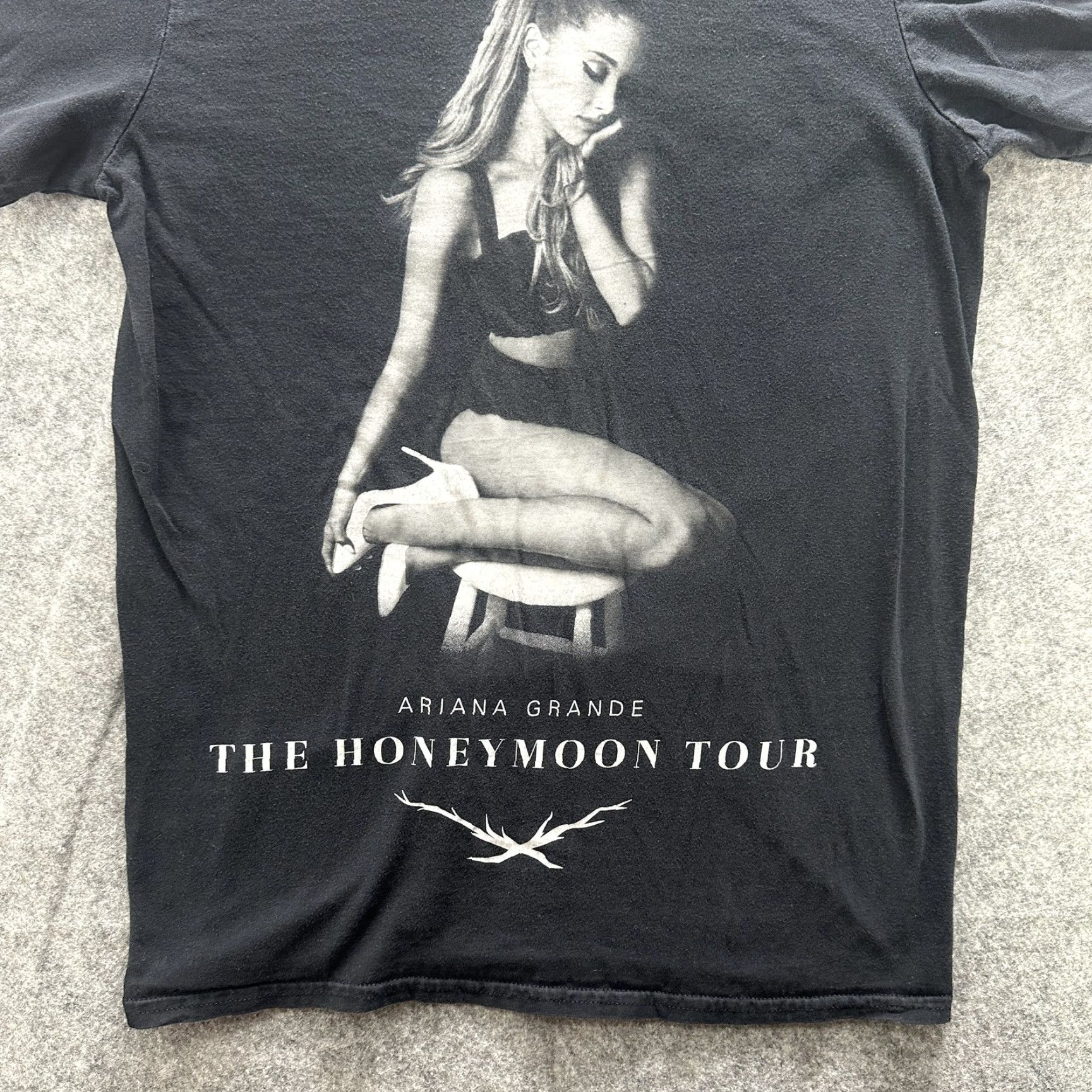 Vintage Ariana Grande Shirt Womens Small Black The Honeymoon Tour 2015 Concert Pop Music T-Shirt Short Sleeve Crew Neck Size S / US 4 / IT 40 - 3 Thumbnail