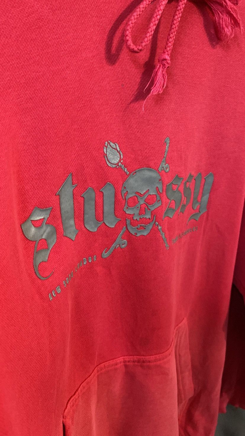 Stussy ‼️NEED GONE‼️ VINTAGE STUSSY SKULL HOODIE MEDIUM Size US M / EU 48-50 / 2 - 7 Thumbnail