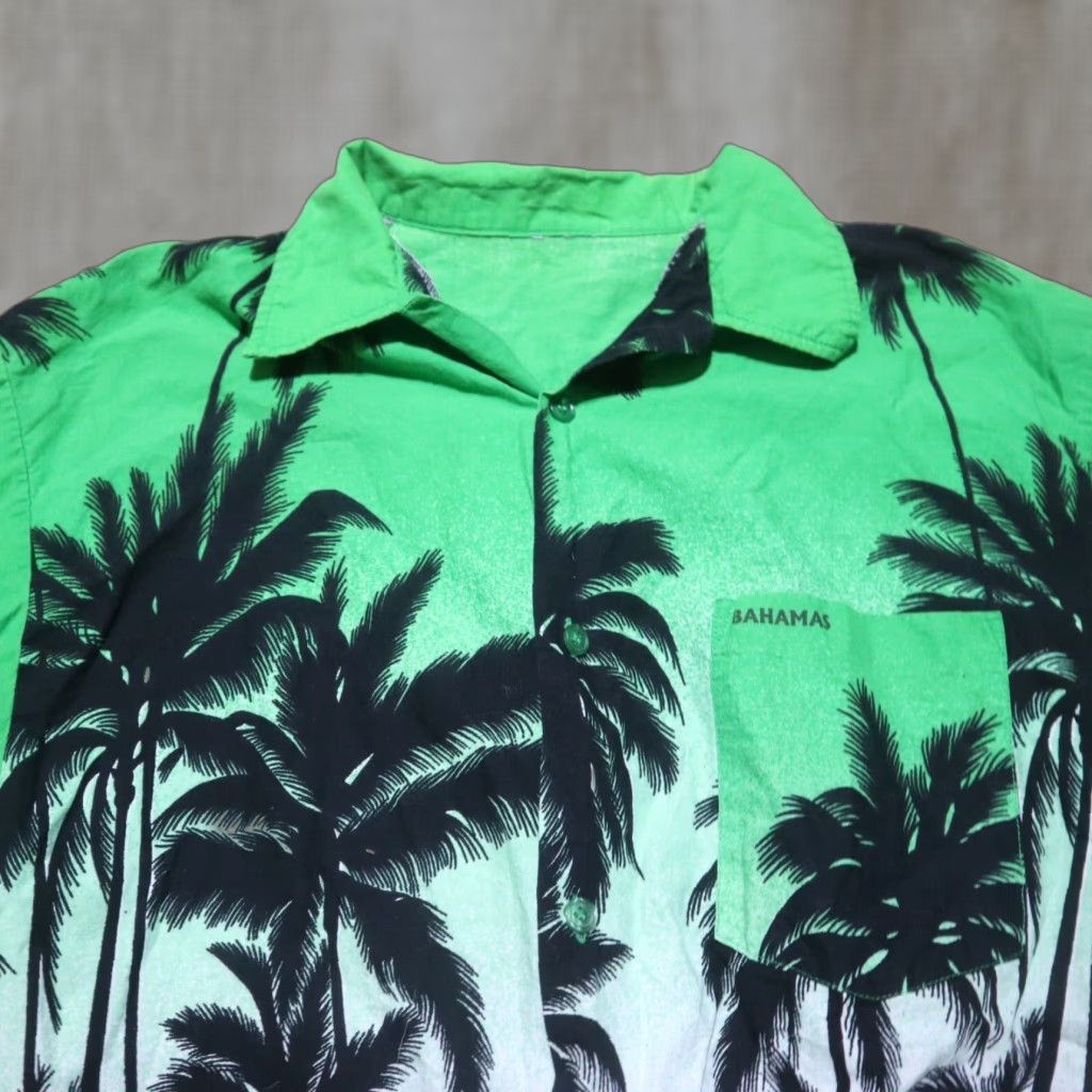 Vintage Vintage Women's Cropped Beach Shirt Large Green Floral Tie Front Hawaiian Summer Fashion Size L / US 10 / IT 46 - 1 Thumbnail