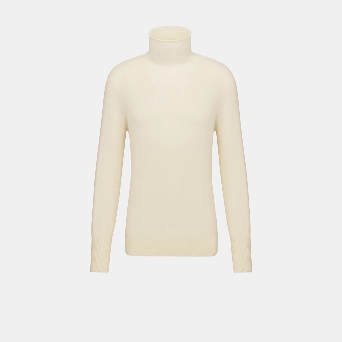 o1bcso1str0524 Sweater in White