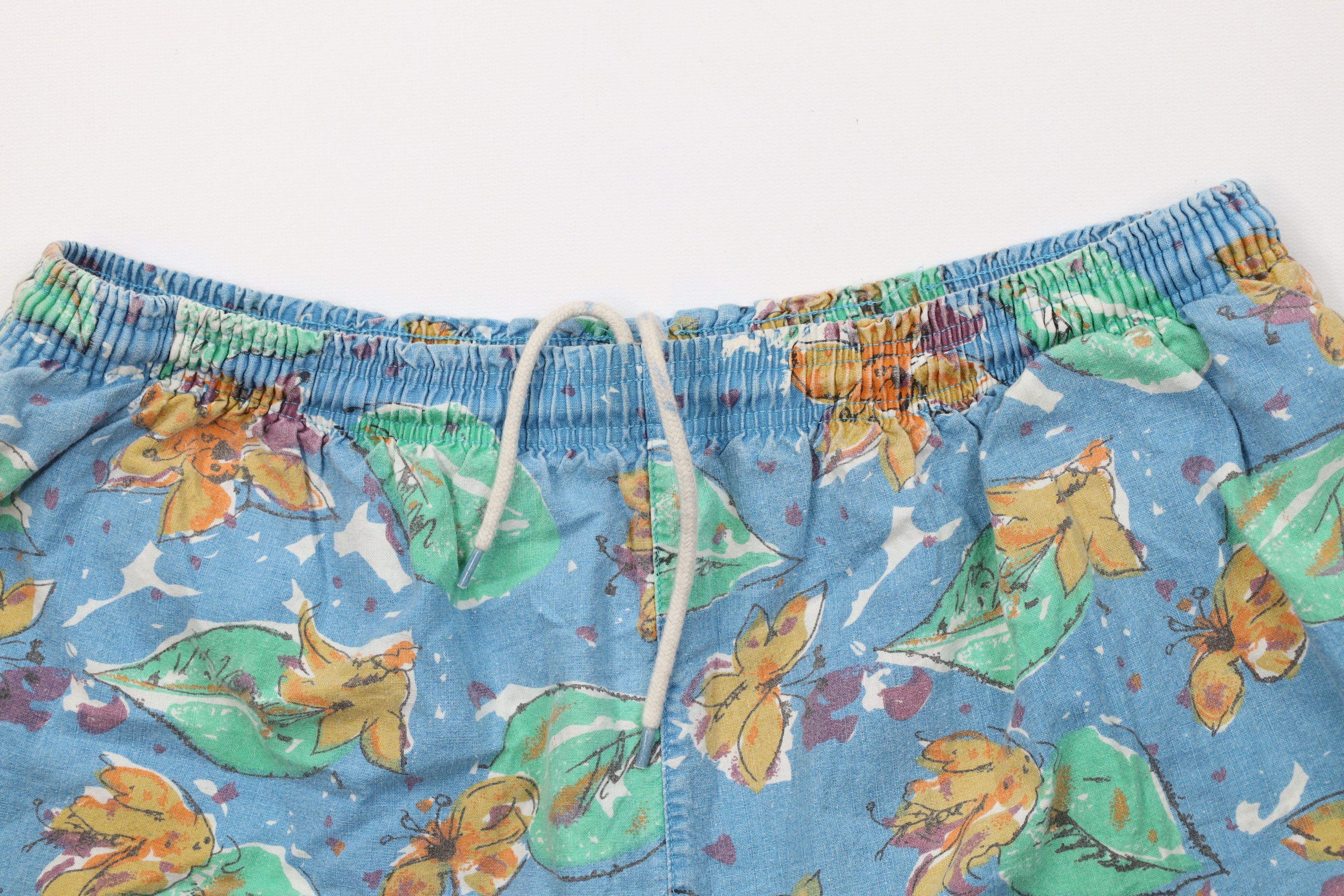 Vintage Vintage 90s Streetwear Above Knee Flower All Over Shorts Size US 34 / EU 50 - 2 Thumbnail