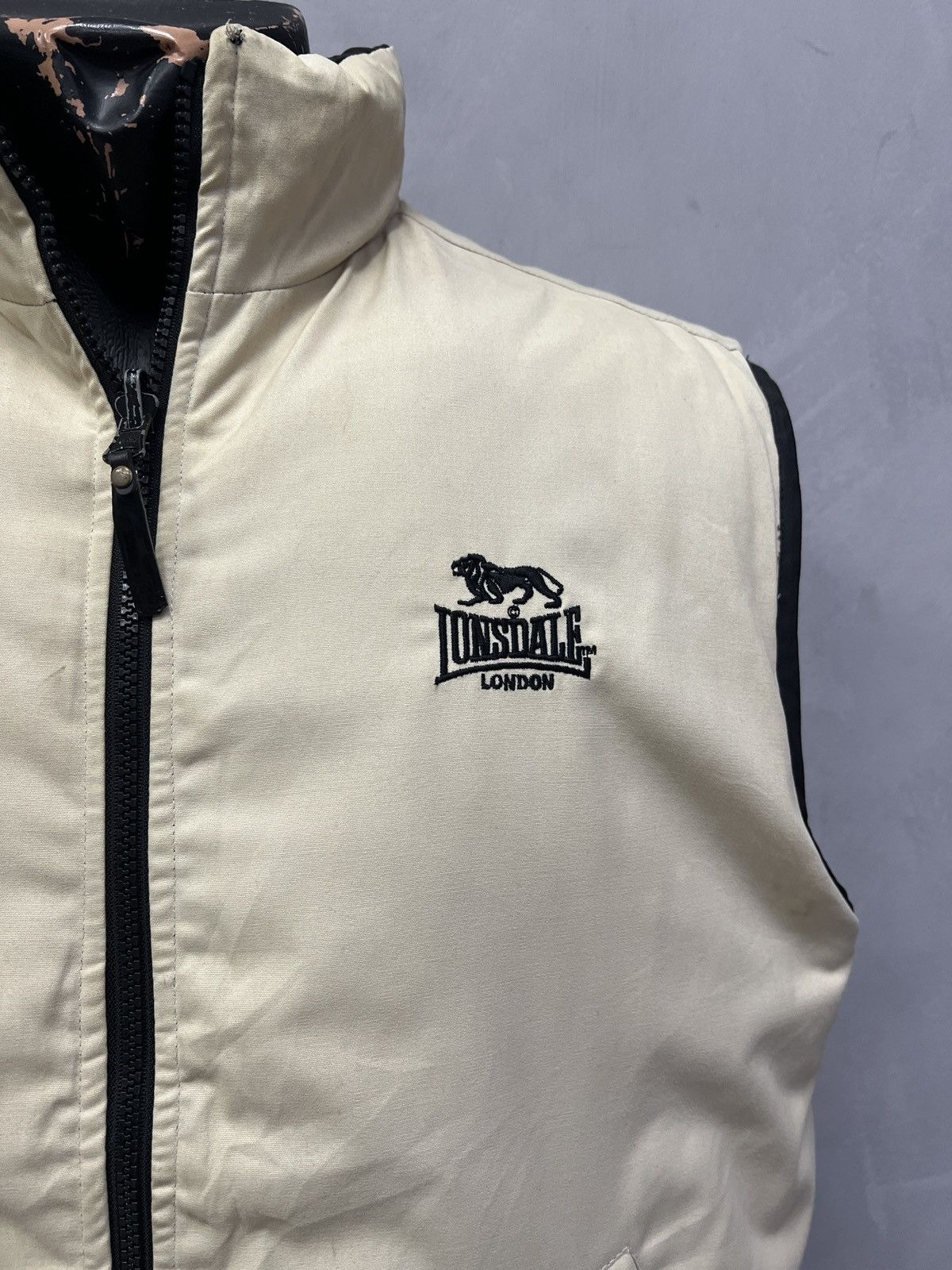 Lonsdale Vintage Vest Lonsdale Beige Zip retro style Y2K Reversible Size US L / EU 52-54 / 3 - 4 Thumbnail