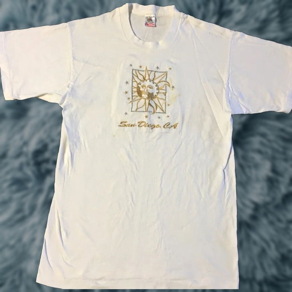 Vintage VINTAGE Sun Moon Solar Eclipse Faded Distressed Shirt L White 90s Grunge 80s USA Men T-Shirt Short Sleeve Single Stitch Size US L / EU 52-54 / 3 - 1 Thumbnail