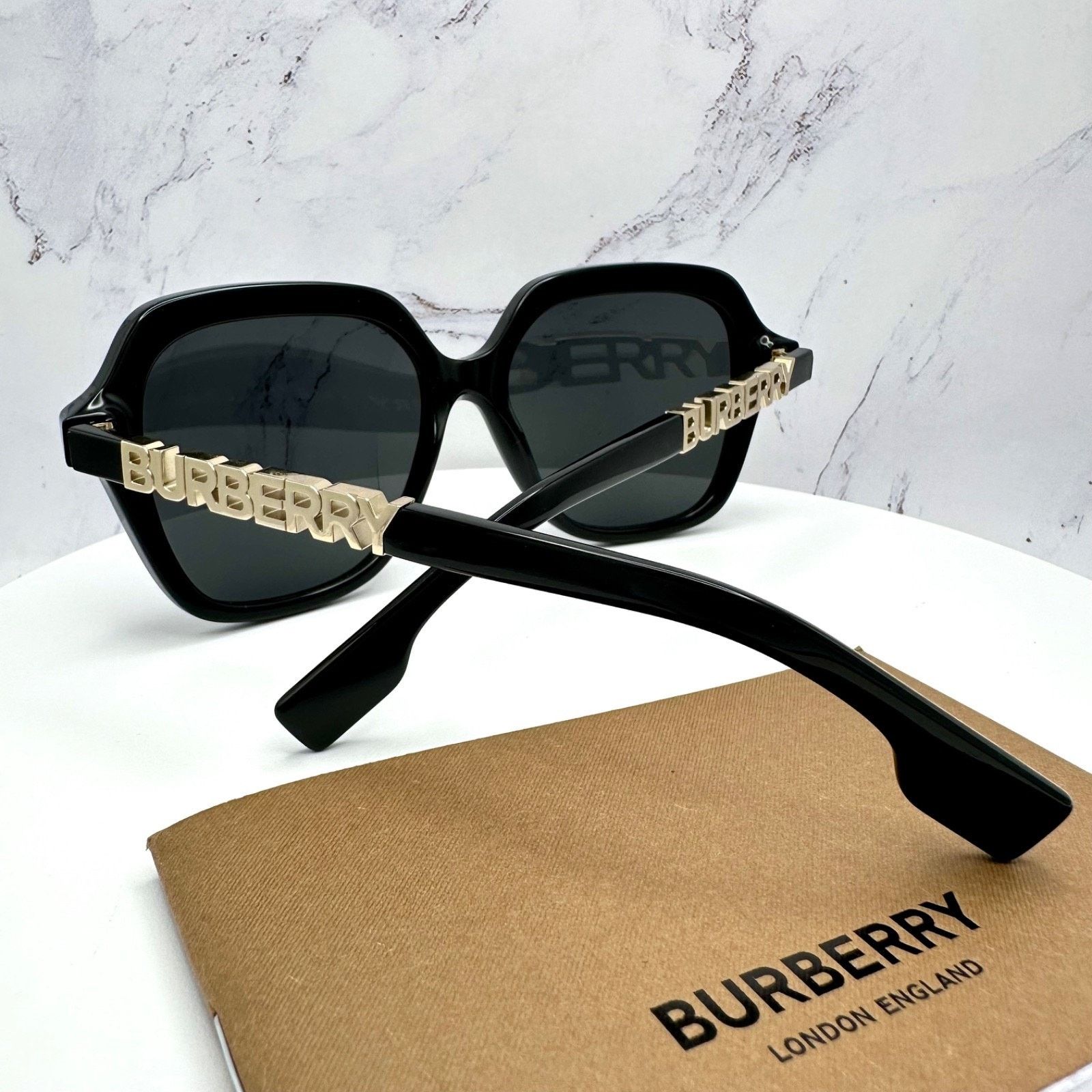 Burberry New Burberry Sunglasses Black Square Gold Metal BURBERRY Size ONE SIZE - 6 Thumbnail