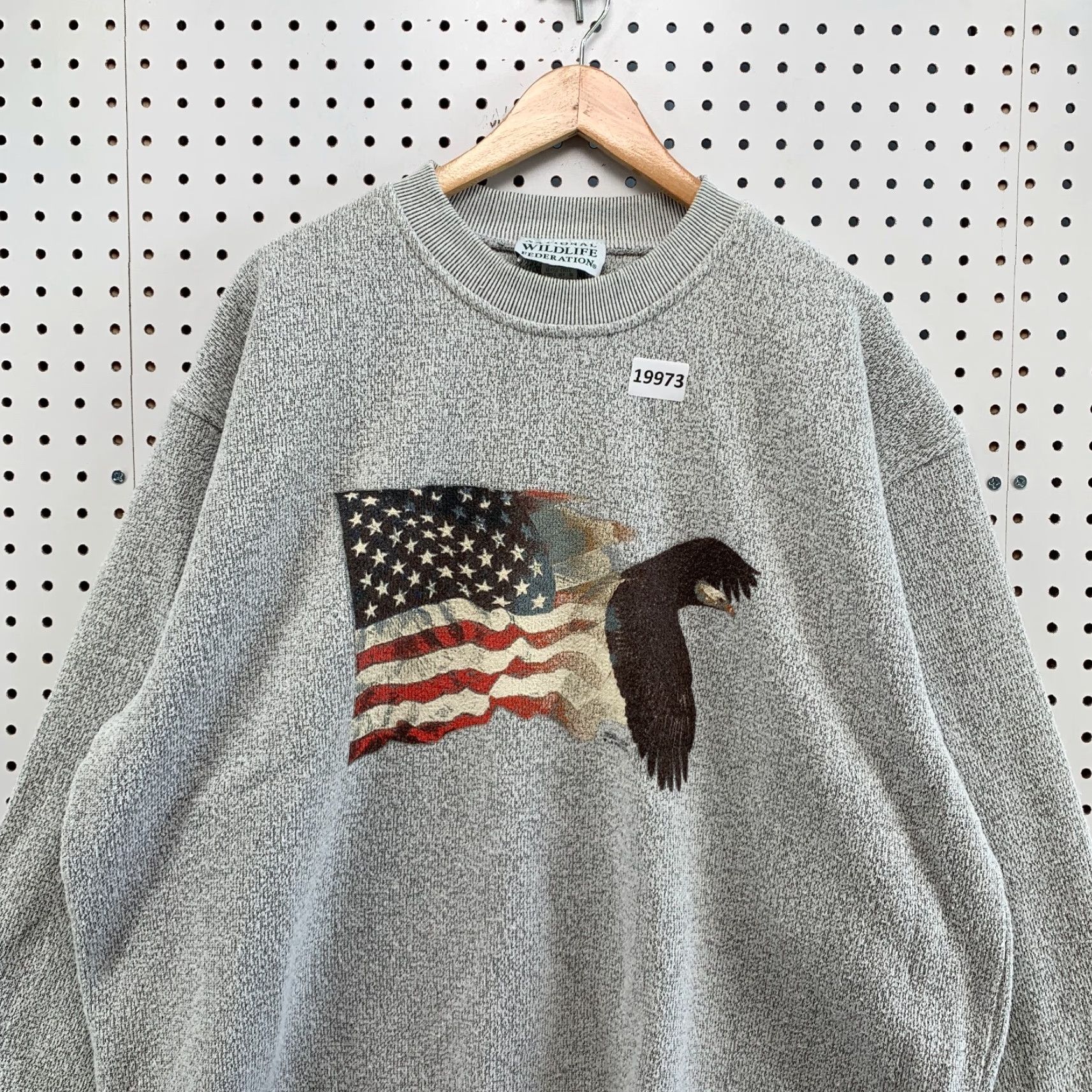 Vintage VINTAGE National Wildlife Gray 2XL Crew Neck Sweatshirt Mens Eagle USA FLAG Sweatshirt 28x31.5 Size US XXL / EU 58 / 5 - 2 Thumbnail