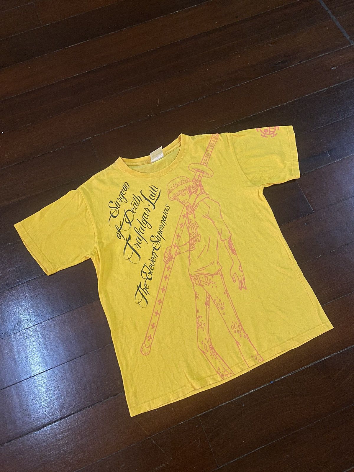 Anime × Beauty Beast × One Piece Vintage y2k One Piece surgeon of death trafalgar law Tees Size US M / EU 48-50 / 2 - 4 Thumbnail