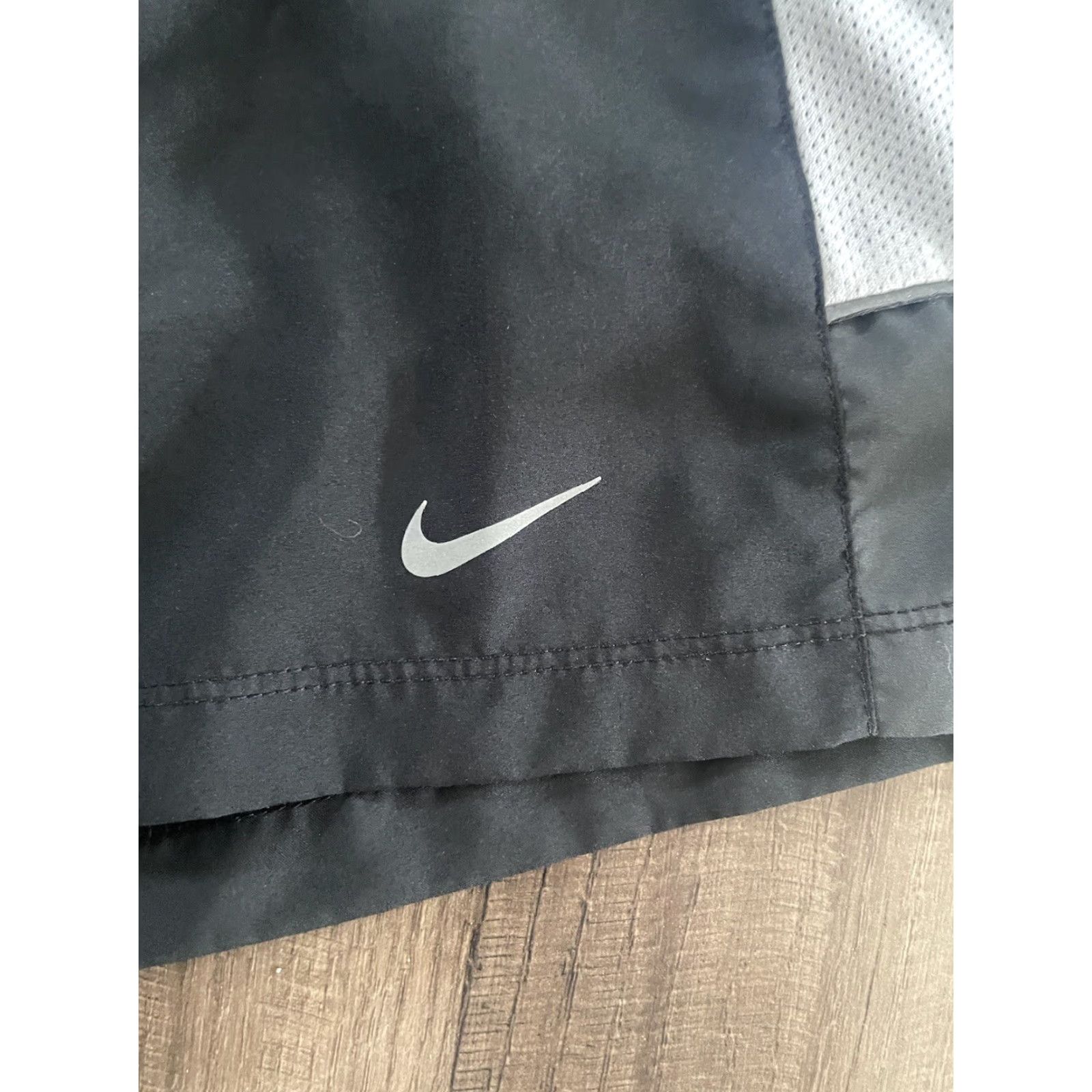 Nike Nike Running Shorts Women's Large Black with Liner Activewear Size 36" / US 14 / IT 50 - 2 Thumbnail