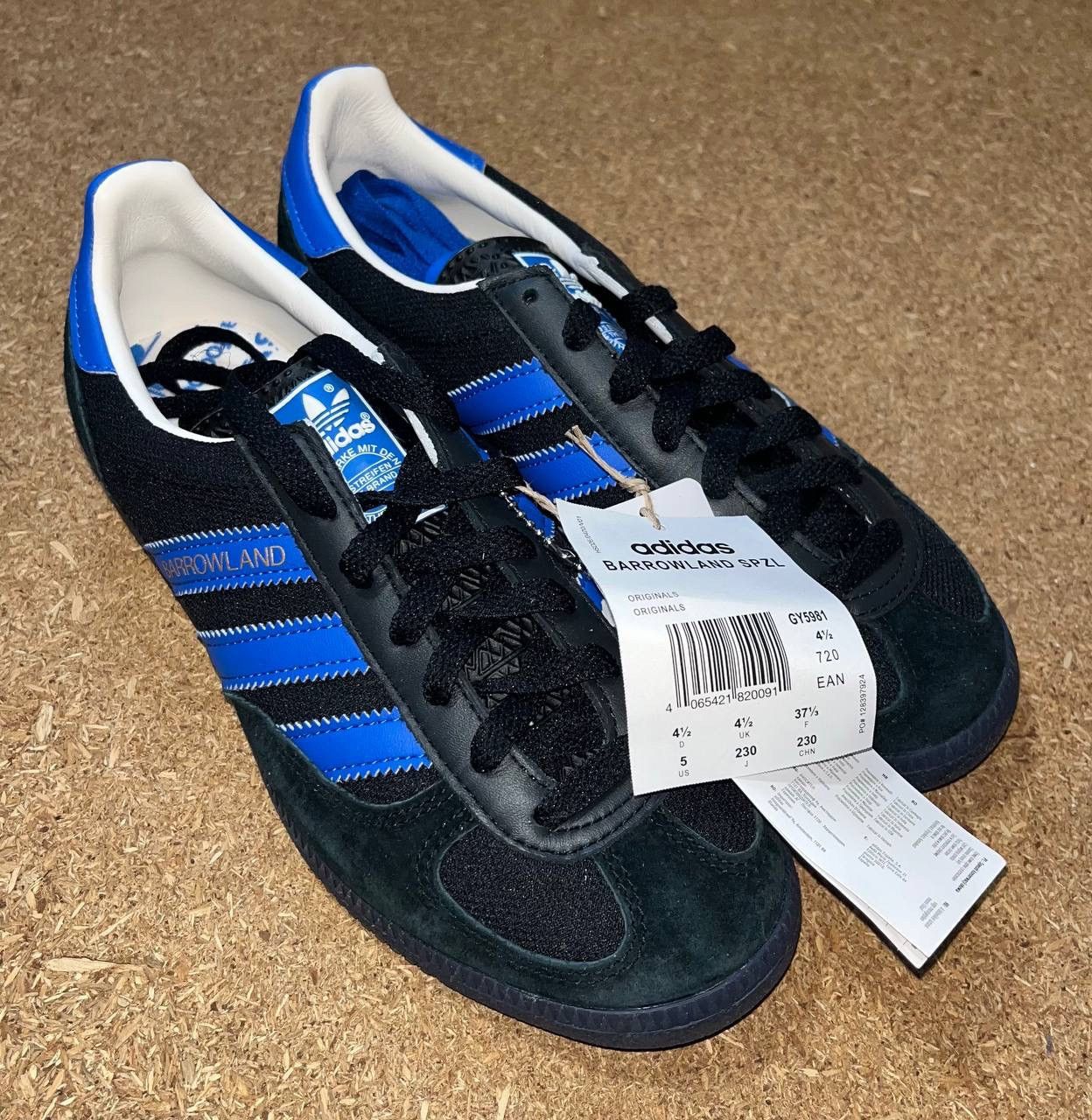 adidas gazelle silver green womens adidas SPZL Barrowland Jacket H56667