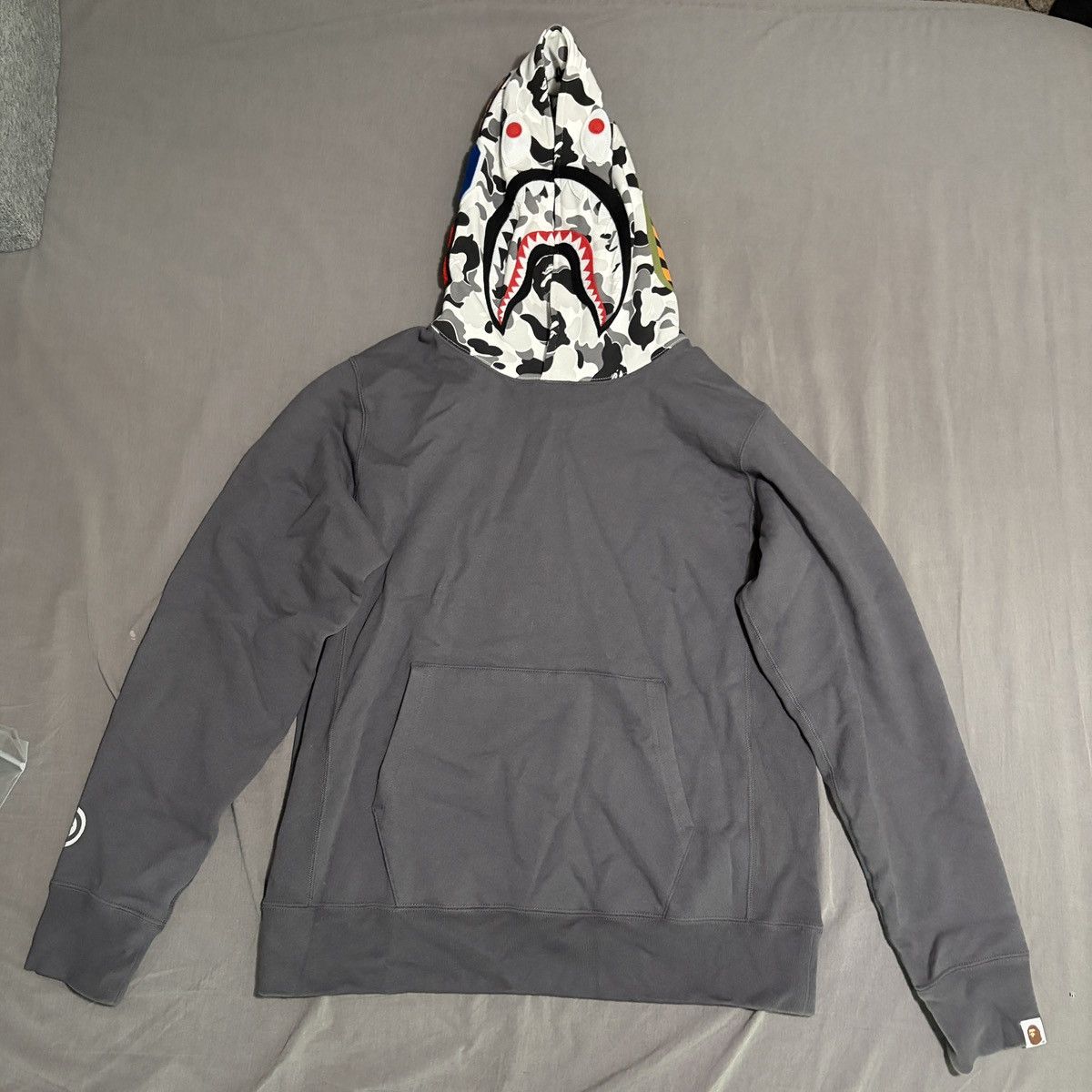 Bape BAPE ABC Camo Shark Pullover Hoodie Medium Charcoal Men’s Size US M / EU 48-50 / 2 - 1 Thumbnail