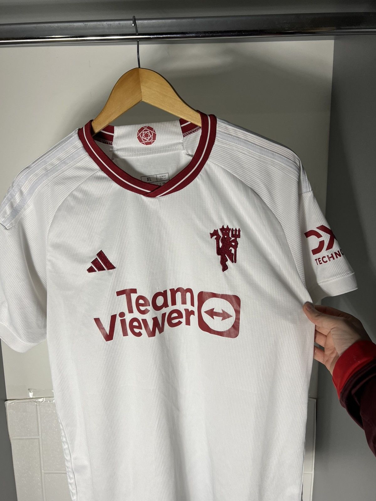 Vintage ADIDAS FC MANCHESTER UNITED ENGLAND SOCCER JERSEY RETRO Y2K Size US XL / EU 56 / 4 - 7 Thumbnail