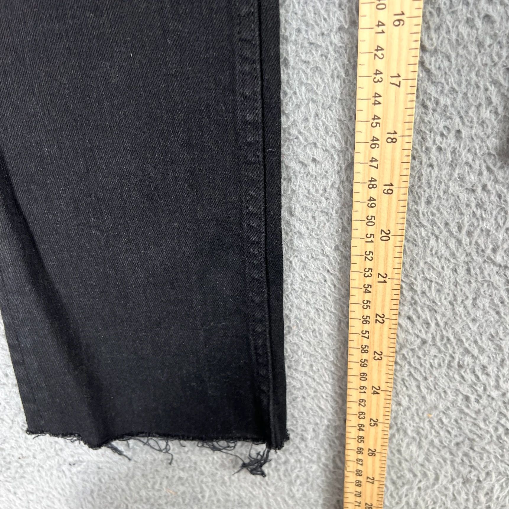 Everlane VINTAGE Everlane High Rise Cropped Jeans Women 26 Black Denim Stretch Raw Hem Size 26" / US 2 / IT 38 - 3 Thumbnail