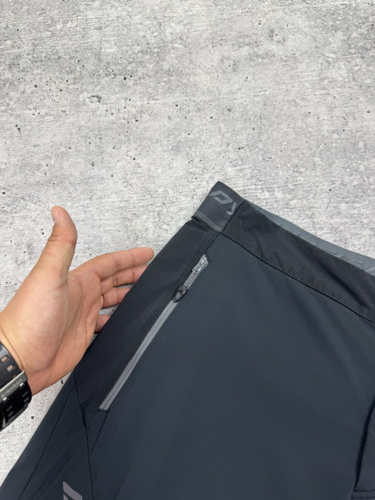Vintage Dynafit Casual Outdoor Tracking Pants Trousers Men Size 34 Size US 34 / EU 50 - 13 Thumbnail