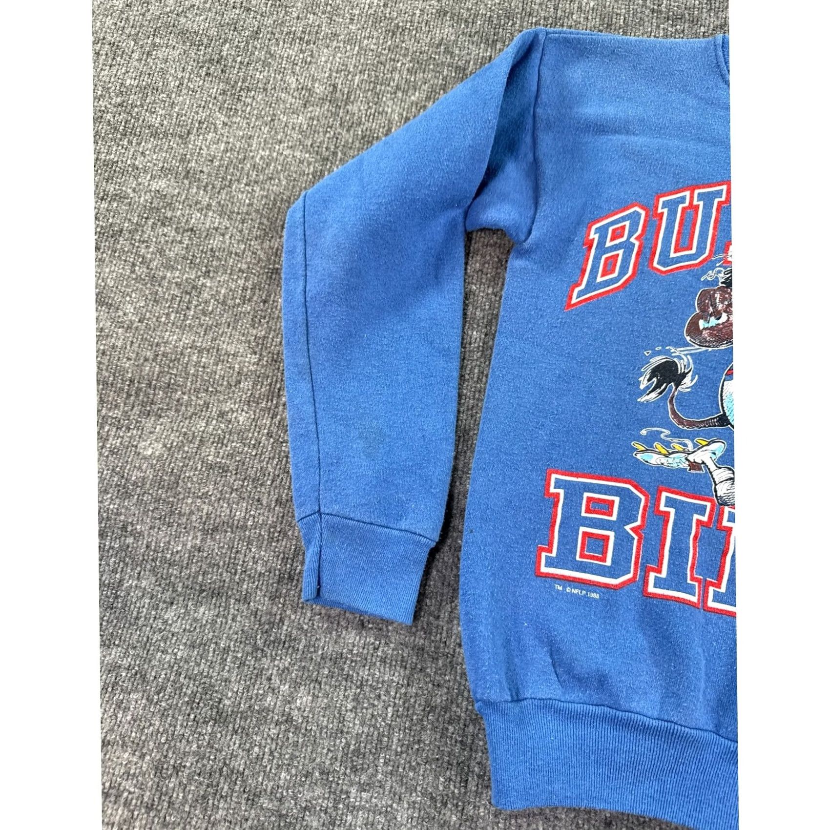 Vintage VINTAGE Buffalo Bills Sweatshirt Mens M Blue 1988 Jack Davis Graphic Logo Cotton Blend Crew Neck Pullover All Seasons NFL Licensed Regular Mens Size US M / EU 48-50 / 2 - 6 Thumbnail