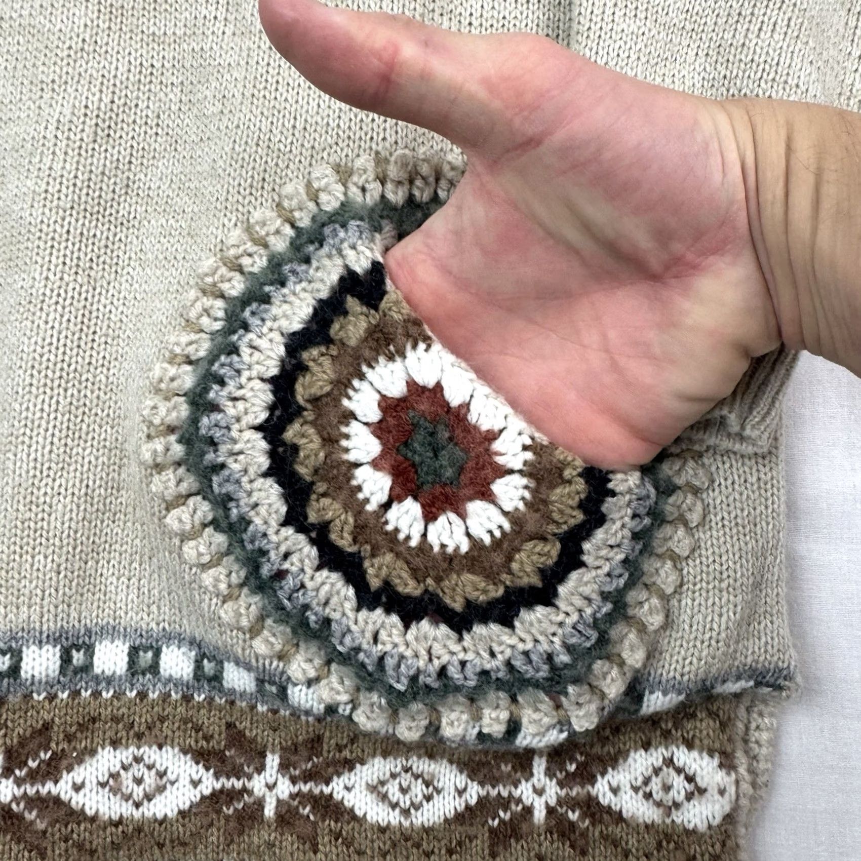 Vintage VINTAGE Dana Scott Sweater Womens Medium Fall Geometric Knit Pockets Flowers 90s Y2K Beige Pullover L/S V-Neck Size M / US 6-8 / IT 42-44 - 3 Thumbnail