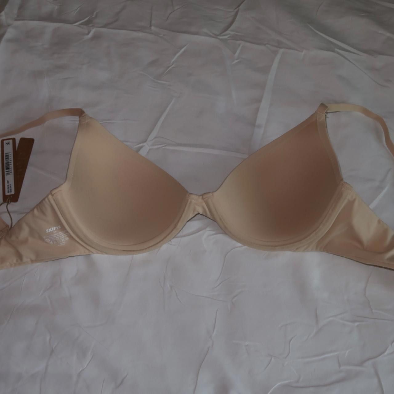 Designer nude SKIMS plunge underwire bra 34D🍒 Size ONE SIZE - 2 Thumbnail