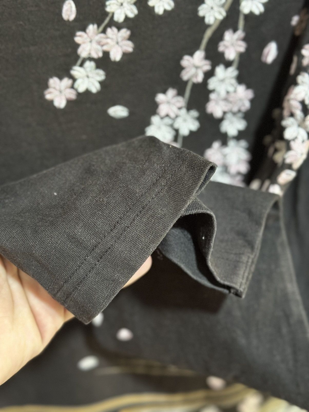 Japanese Brand Vintage Sukajan Japan Embroidery Long Sleeve Tee Size US L / EU 52-54 / 3 - 7 Thumbnail
