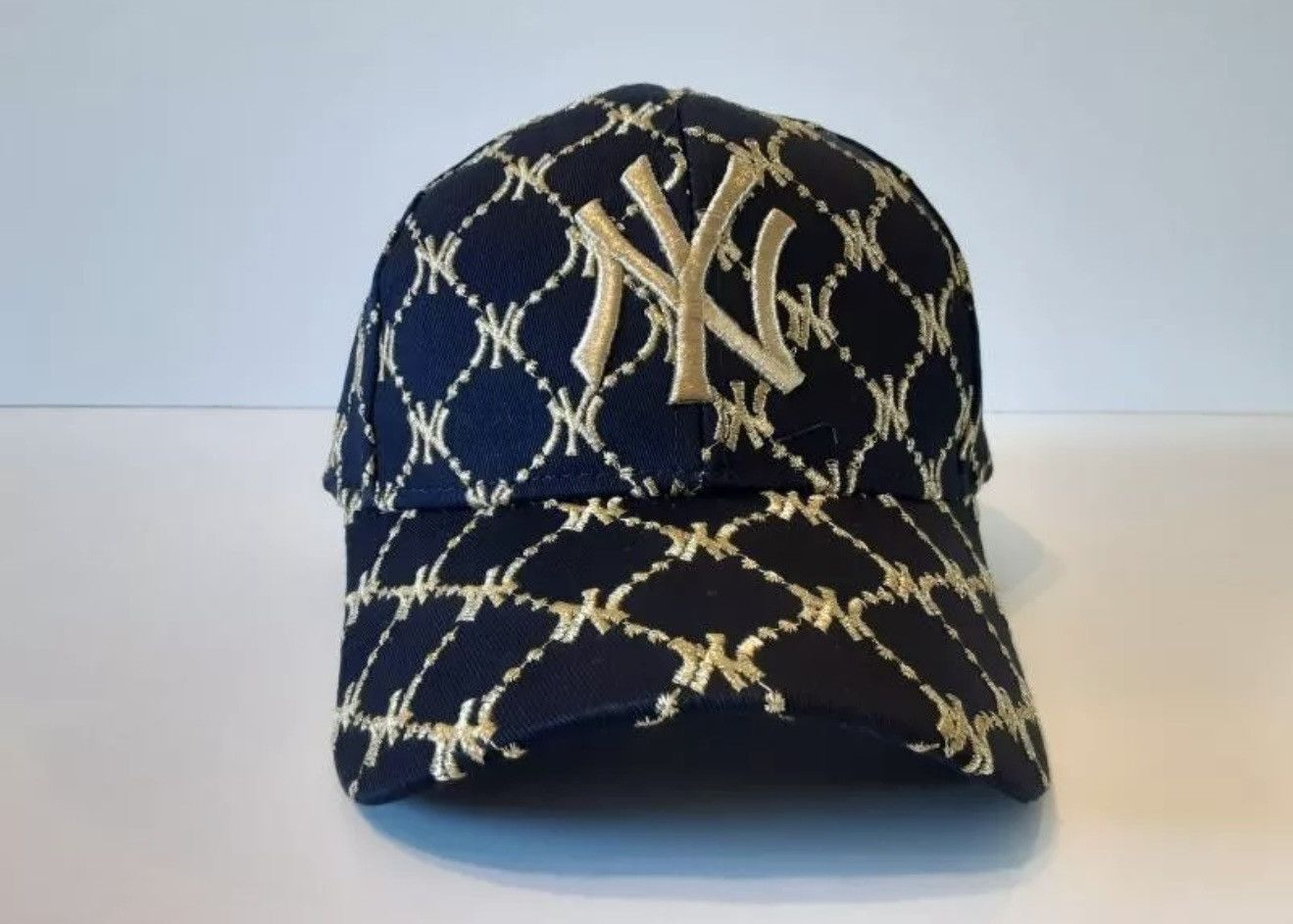 New York Yankees × Vintage NY Yankees Luxury Fashion Embroidery Hats (Navy and Gold) Size ONE SIZE - 1 Thumbnail