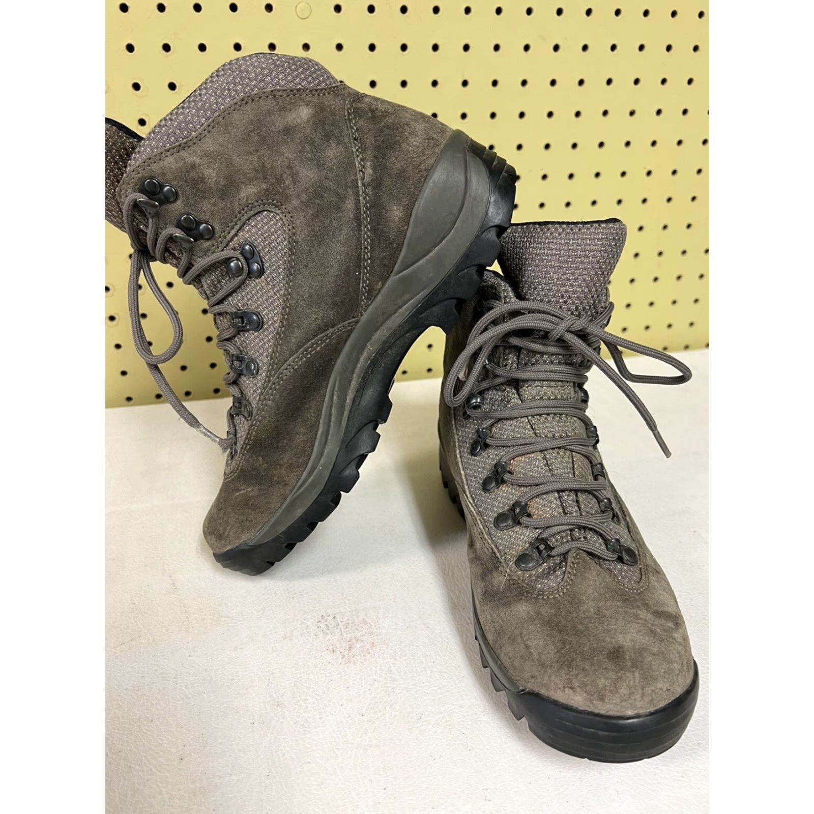 Merrell Merrell Eagle II Pewter Nubuck Leather Hiking Boots Vibram Women's 7.5 Euro 38 Boots Mid-Calf Pewter Womens Vibram Size US 8 / IT 38 - 5 Thumbnail