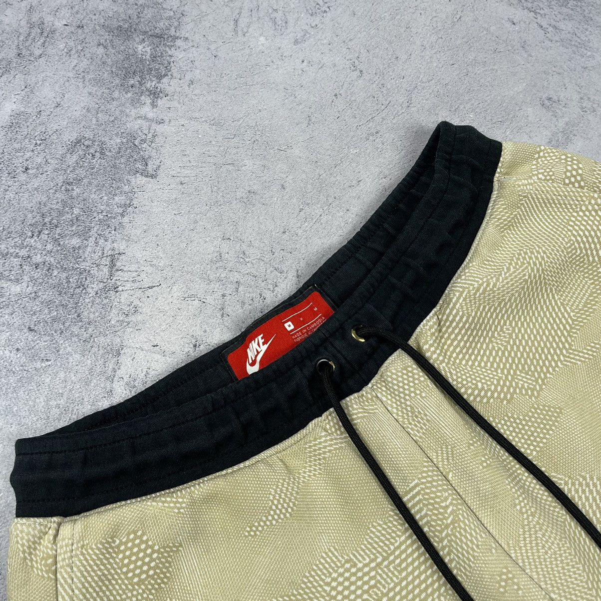 Nike Nike Tech Fleece beige camo drill track pants Size US 32 / EU 48 - 6 Thumbnail