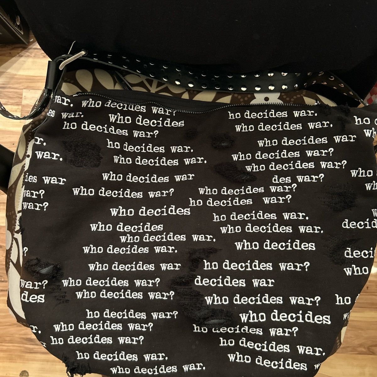 Other Who Decides War Side Bag Size ONE SIZE - 3 Thumbnail