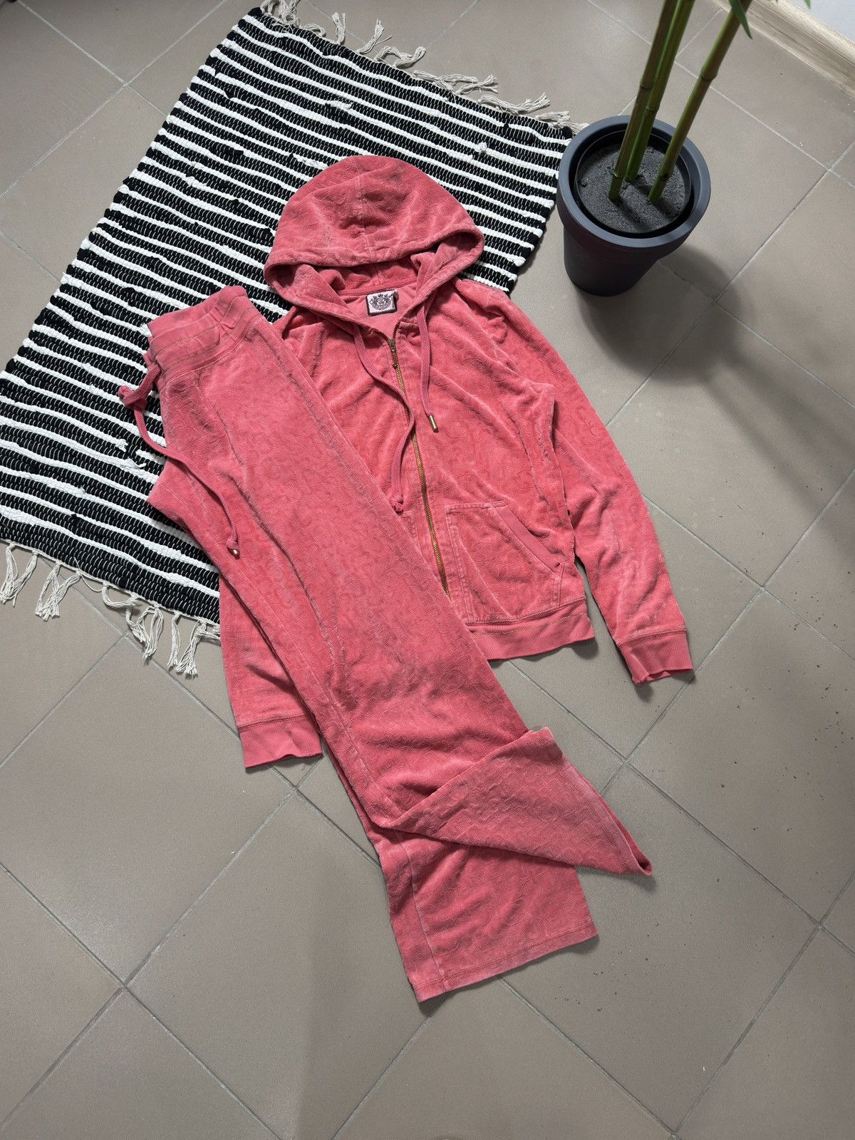 VINTAGE VELOUR JUICY COUTURE MONOGRAM TRACKSUIT SET