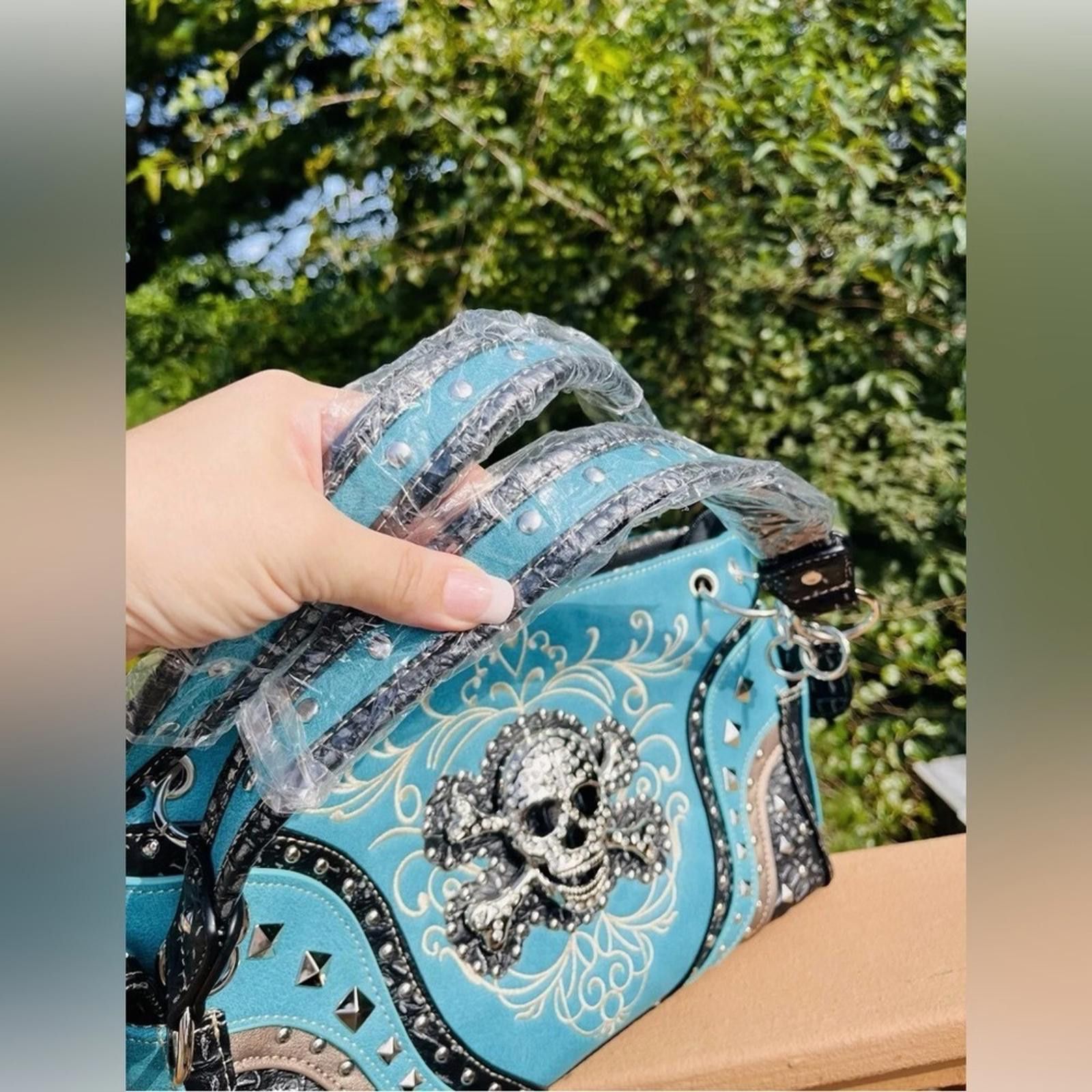 Designer Handmade Skull Leather Turquoise Shoulder Bag NWT Size ONE SIZE - 3 Thumbnail