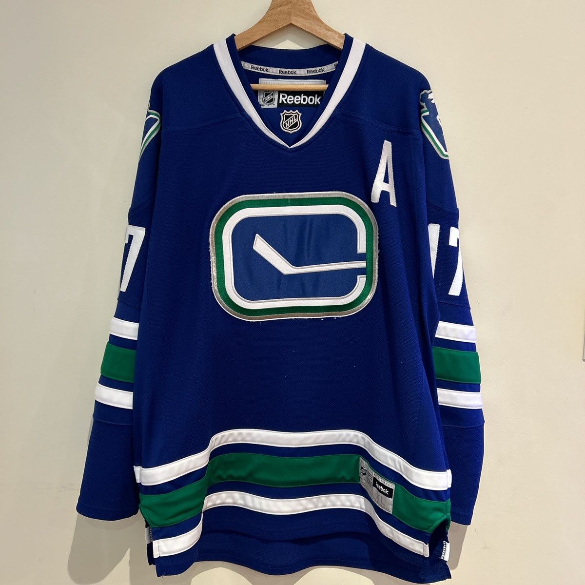 Reebok Vintage NHL Vancouver Canucks Ryan Kessler Jersey Size US XL / EU 56 / 4 - 1 Thumbnail