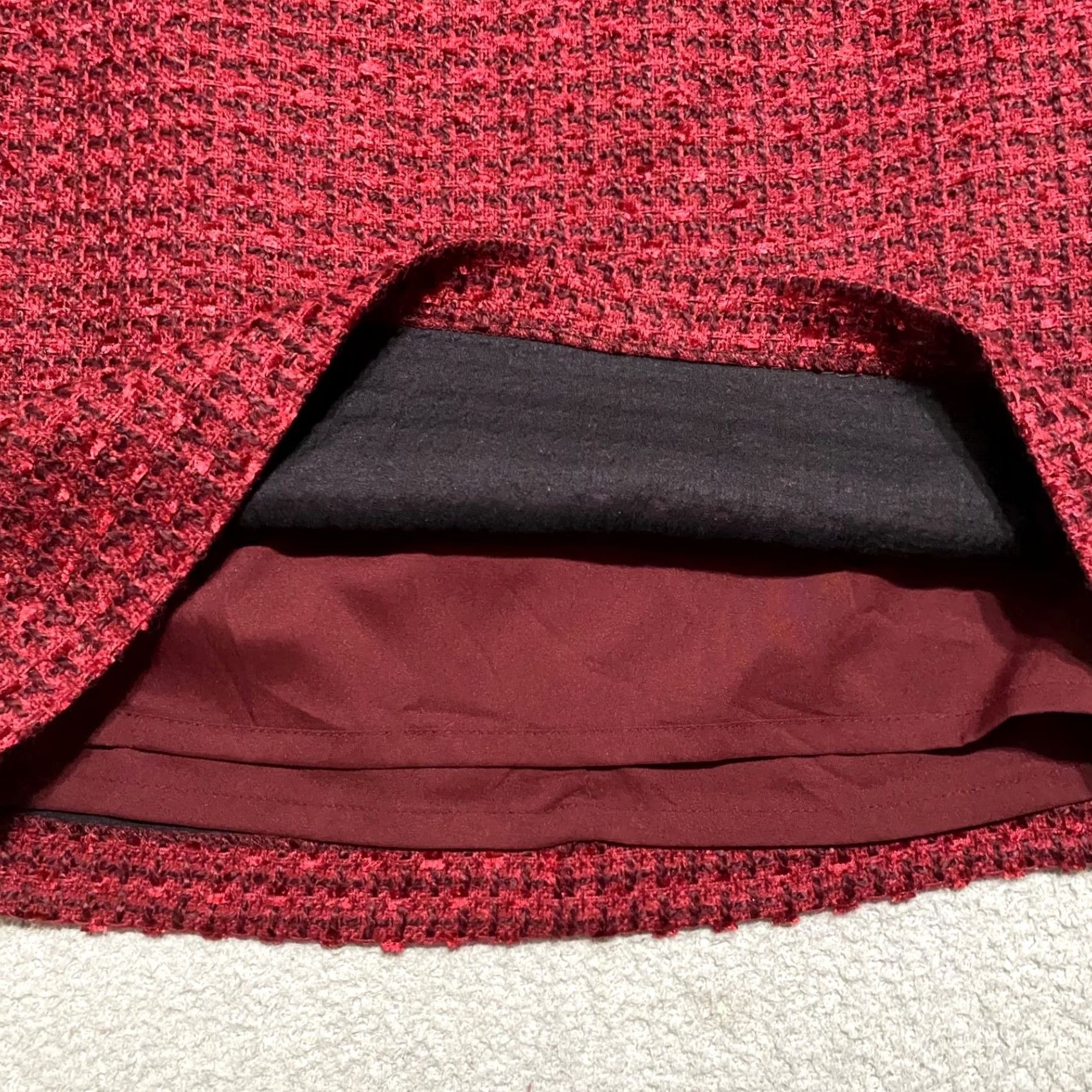 White House Black Market White House Black Market Skirt Womens 6 Red Knit Pencil Straight Lined Knee Length Pockets All Seasons Size 28" / US 6 / IT 42 - 7 Thumbnail