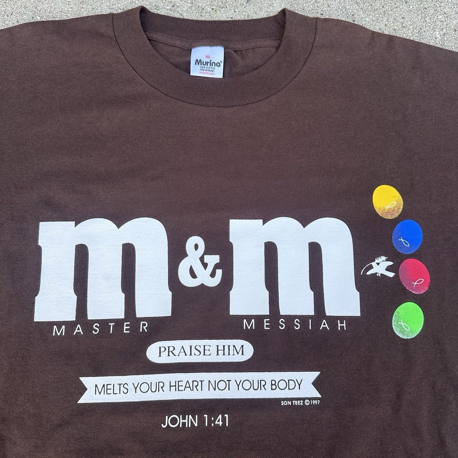 Vintage Vintage 90s 1997 M&M Chocolate Jesus Parody Tee Shirt Size US XL / EU 56 / 4 - 1 Thumbnail