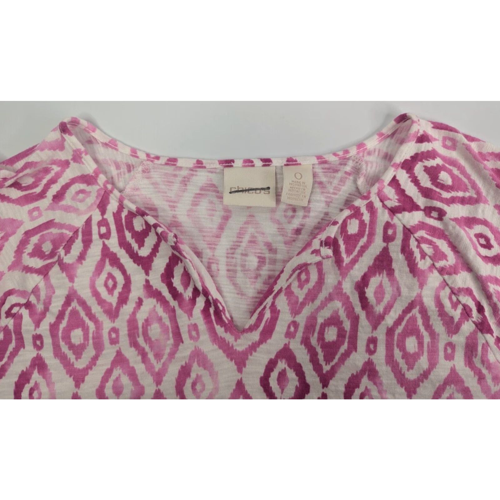 Vintage Chico's Women Top Size 0 (S/4) Knit V-Neck 3/4 Sleeve Pink Geometric T-Shirt Size XS / US 0-2 / IT 36-38 - 6 Thumbnail
