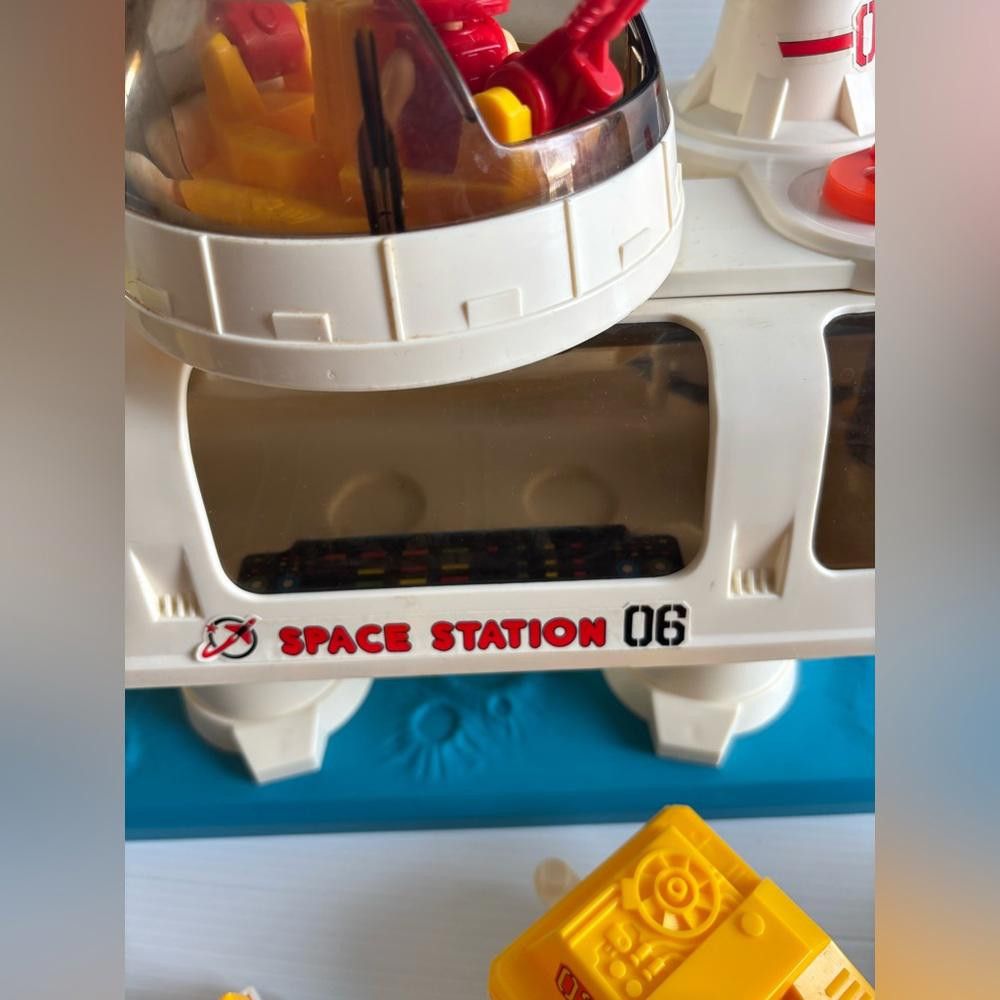 Designer Vintage 1984 Playworld Lil' Playmates Space Station Set Size ONE SIZE - 3 Thumbnail