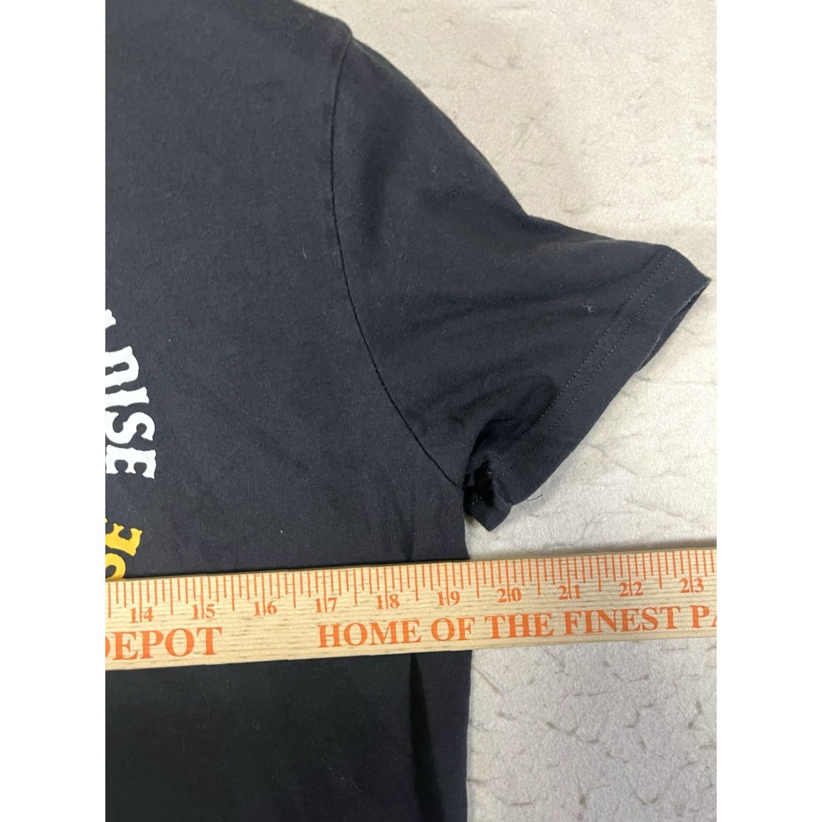 Vintage The Mad Hueys T-Shirt Black Graphic Print What Happens In Paradise Medium Mens Reg Crew Neck Short Sleeve Cotton Graphic Print Size US M / EU 48-50 / 2 - 3 Thumbnail