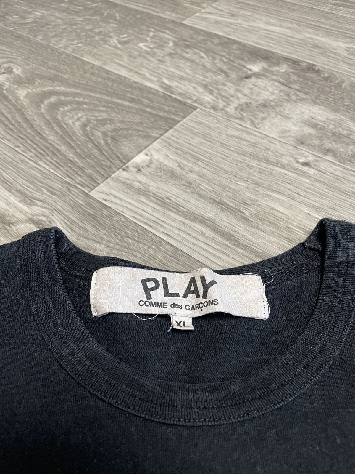 Comme des Garcons PLAY Vintage Comme Des Garcons Play Black T-Shirt Heart Logo Y2K Size US XL / EU 56 / 4 - 4 Thumbnail