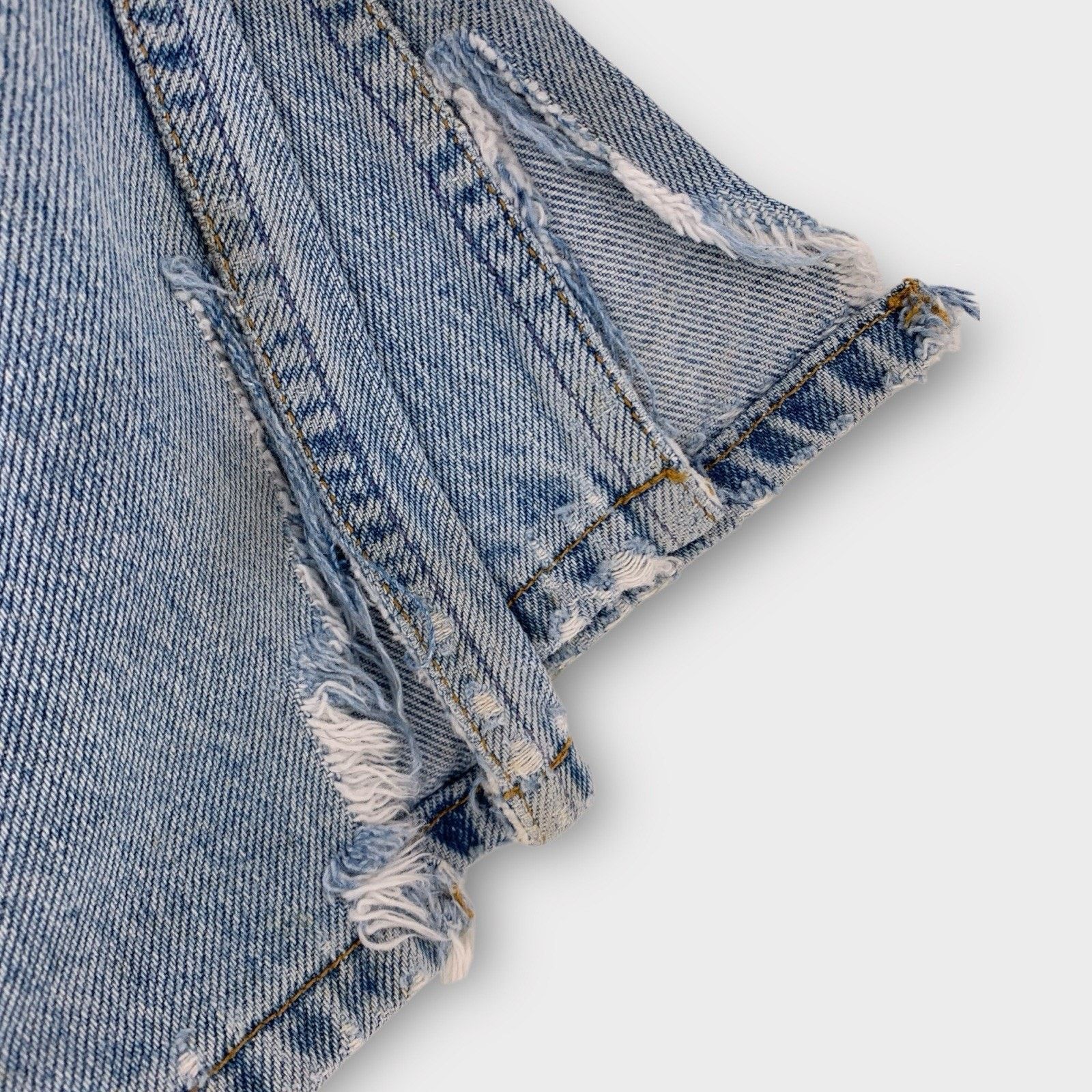 Gap Vintage GAP Blue Jeans 32x32 Light Wash USA Made Grunge Size US 32 / EU 48 - 4 Thumbnail