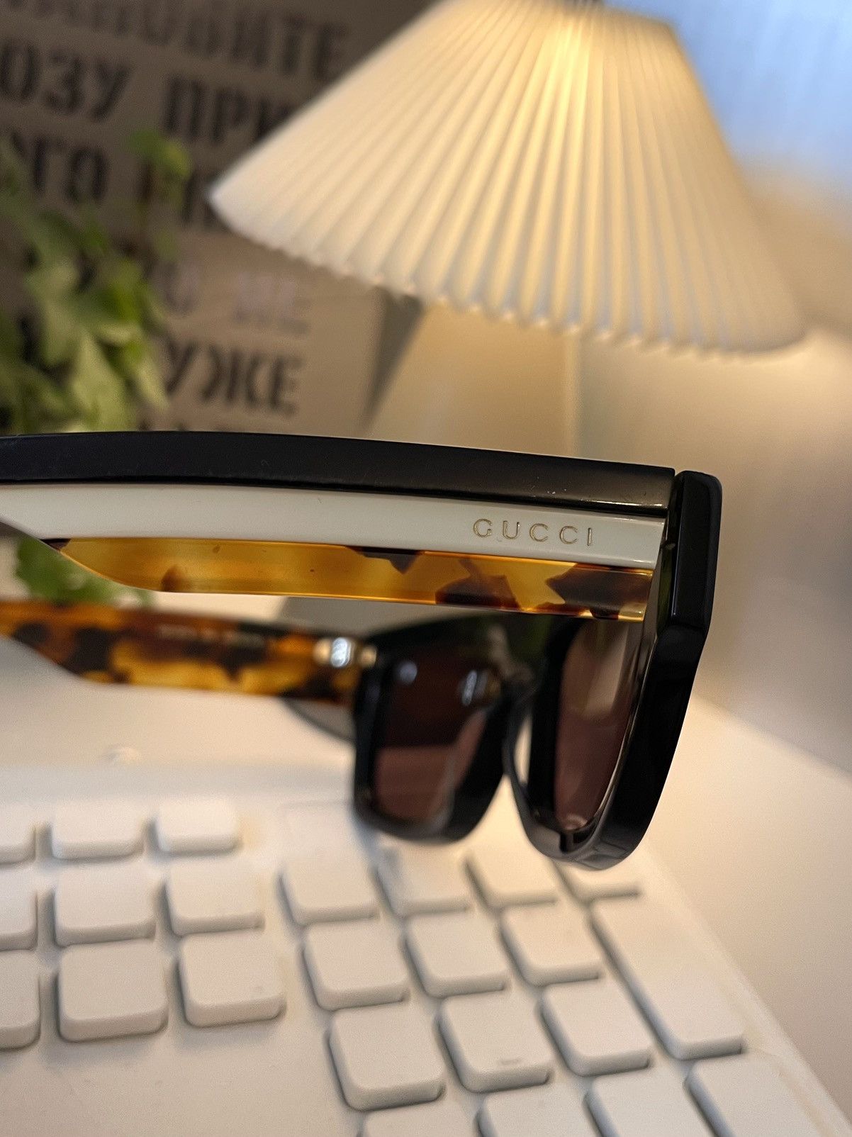 Gucci Gucci Vintage Sunglasses GG1301S 003 Made in Japan Size ONE SIZE - 4 Thumbnail