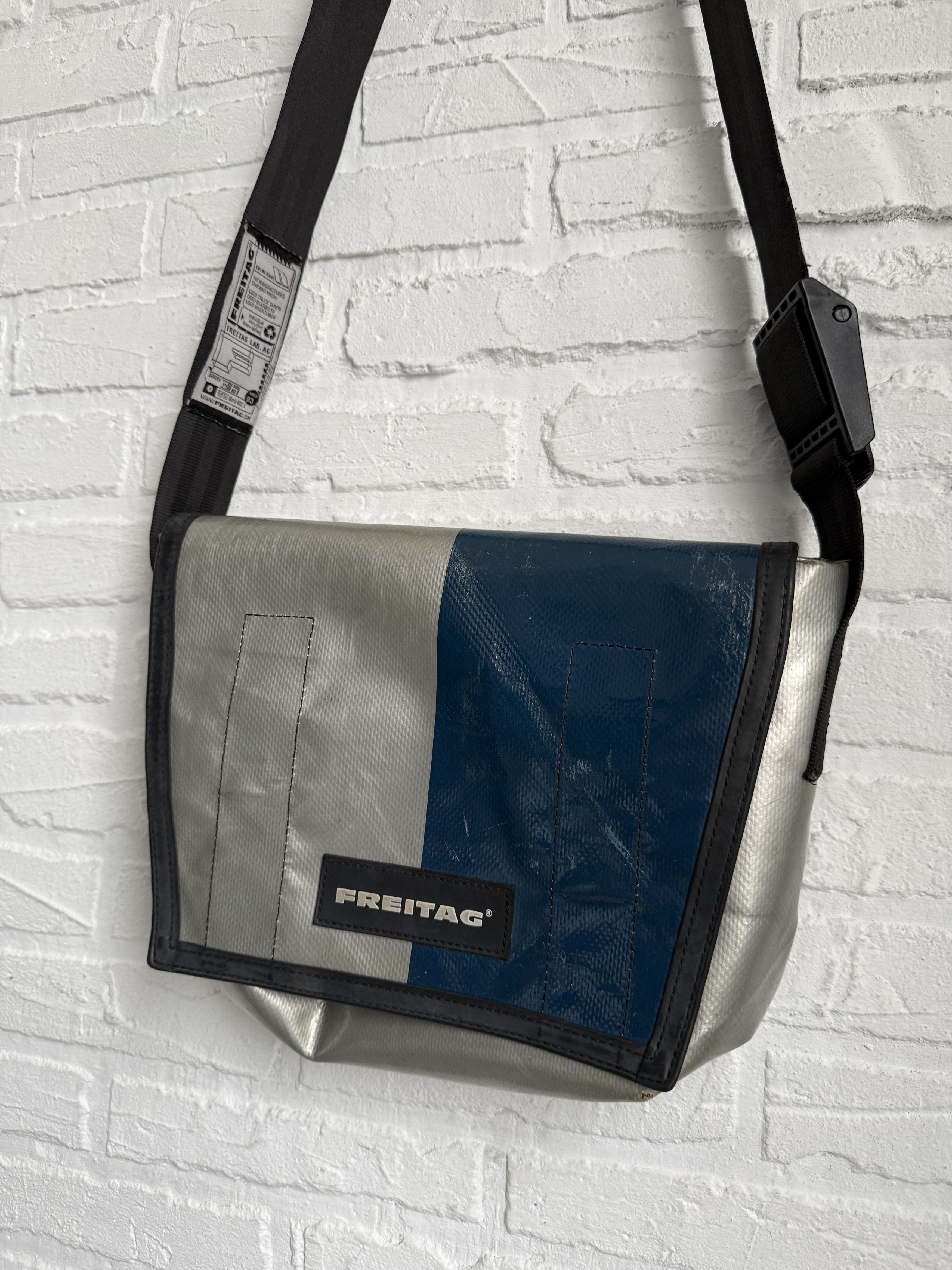 Freitag Freitag F11 LASSIE Silver blue messenger bag Size ONE SIZE - 2 Thumbnail
