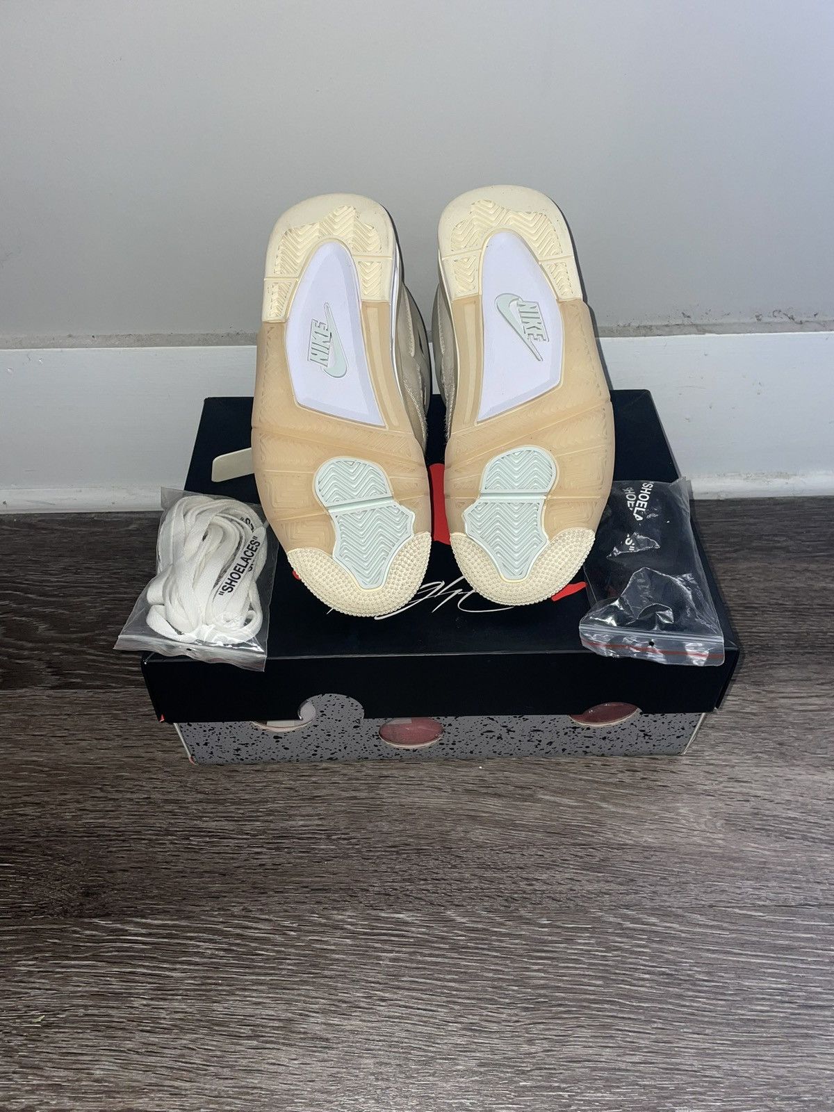 Jordan Brand × Off-White Air Jordan 4 x Off White Sail Size US 5 / IT 35 - 7 Thumbnail