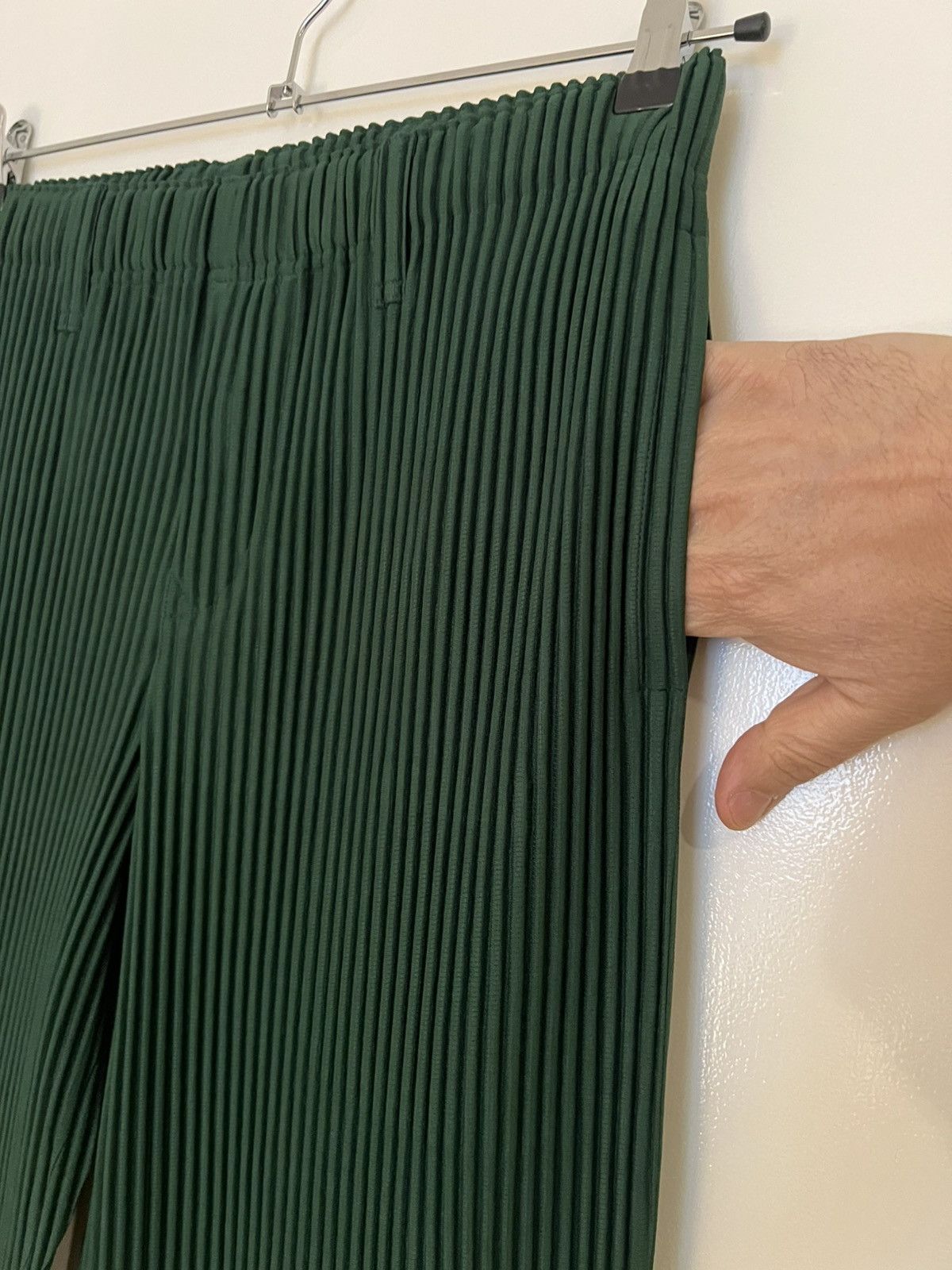 Issey Miyake HOMME PLISSÉ ISSEY MIYAKE Trousers Green Size 2 Medium Size US 33 - 4 Thumbnail