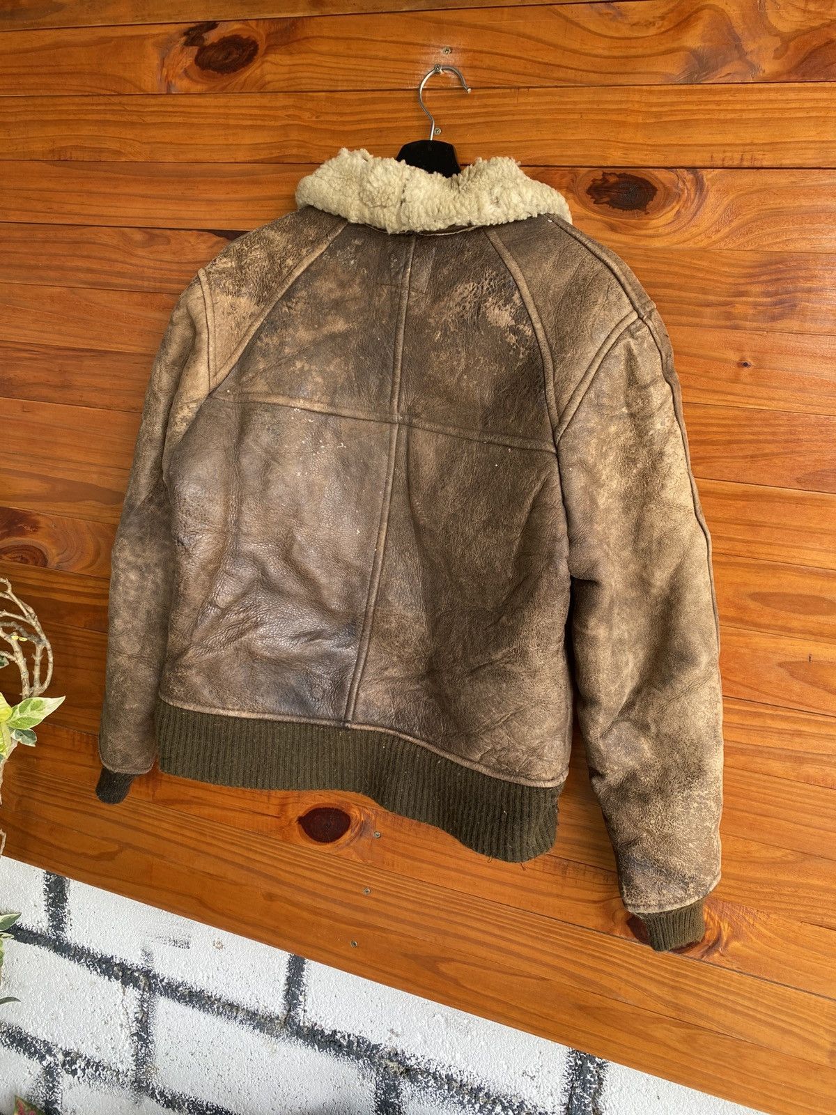 Avirex Vintage 80s AVIREX B-3 Shearling Flight Jacket | Distressed Size US S / EU 44-46 / 1 - 21 Thumbnail